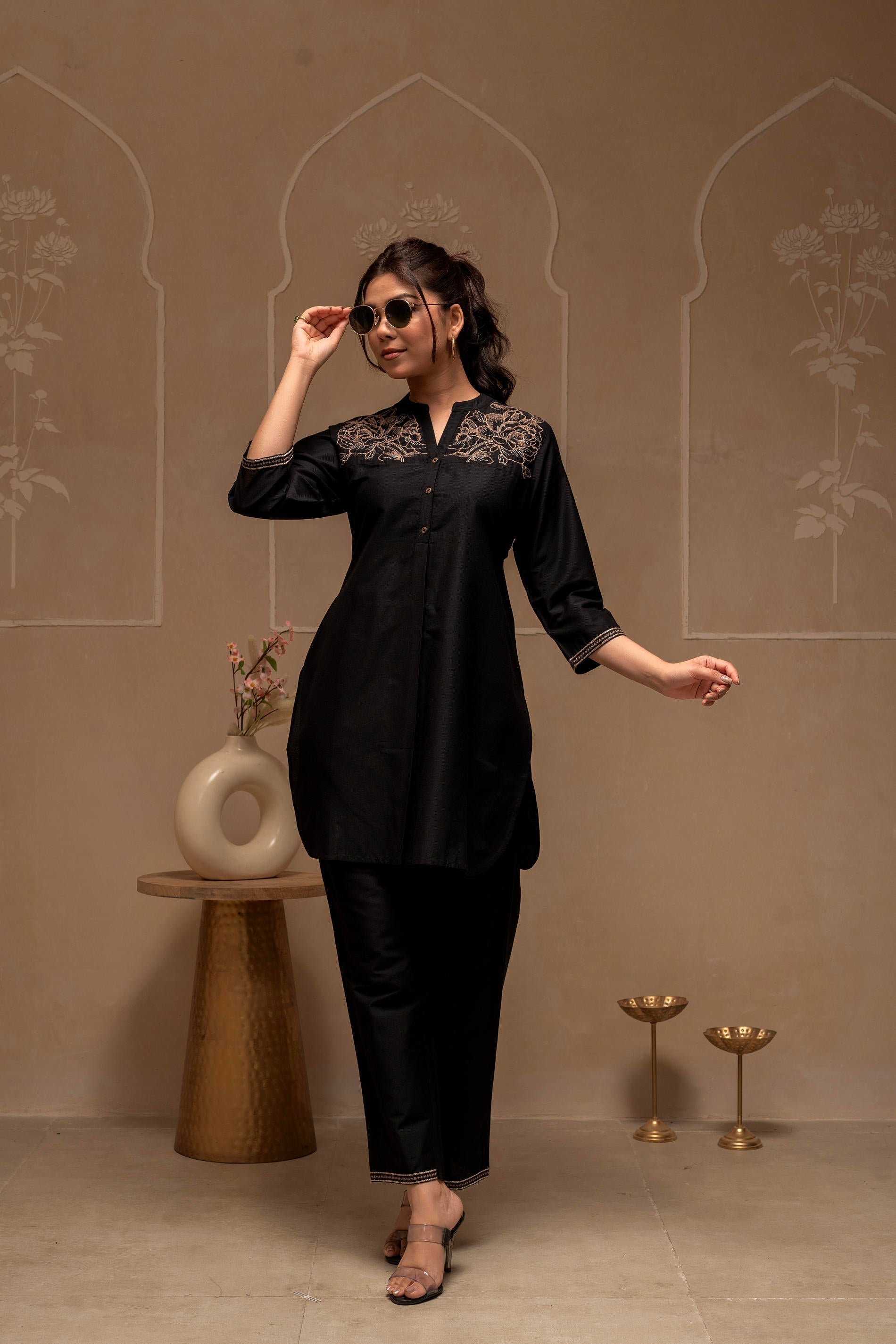 Black Solid Viscose Tunic and Pants Co-ord Set with Thread Work and Bu