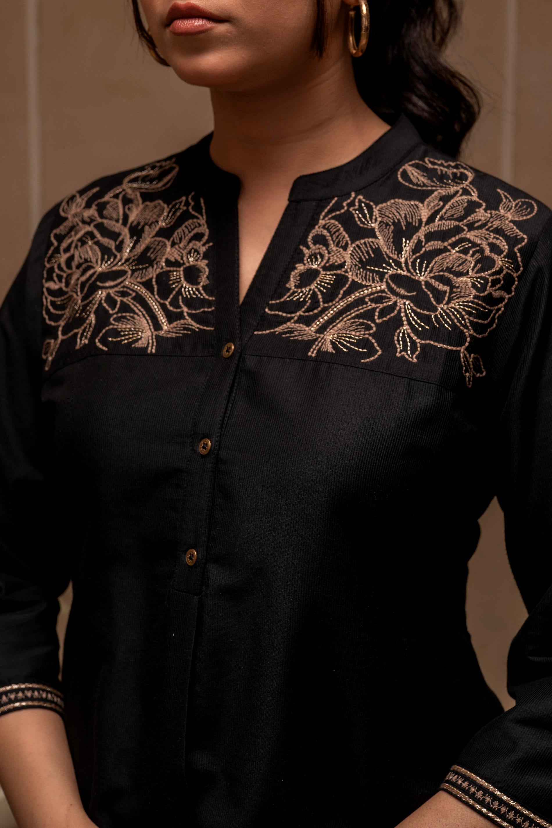 Black Solid Viscose Tunic and Pants Co-ord Set with Thread Work and Bu