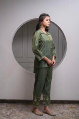 Fuchsia Solid Viscose Tunic and Pants Co-ord Set with Zari Work and Button Detailing