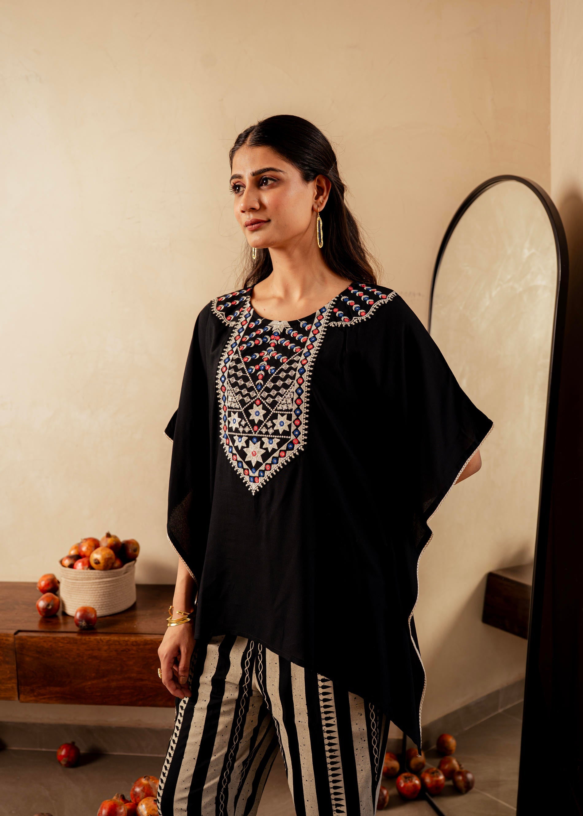 Black Solid Viscose Kaftan and Pants Co-ord Set with Mirror and Thread