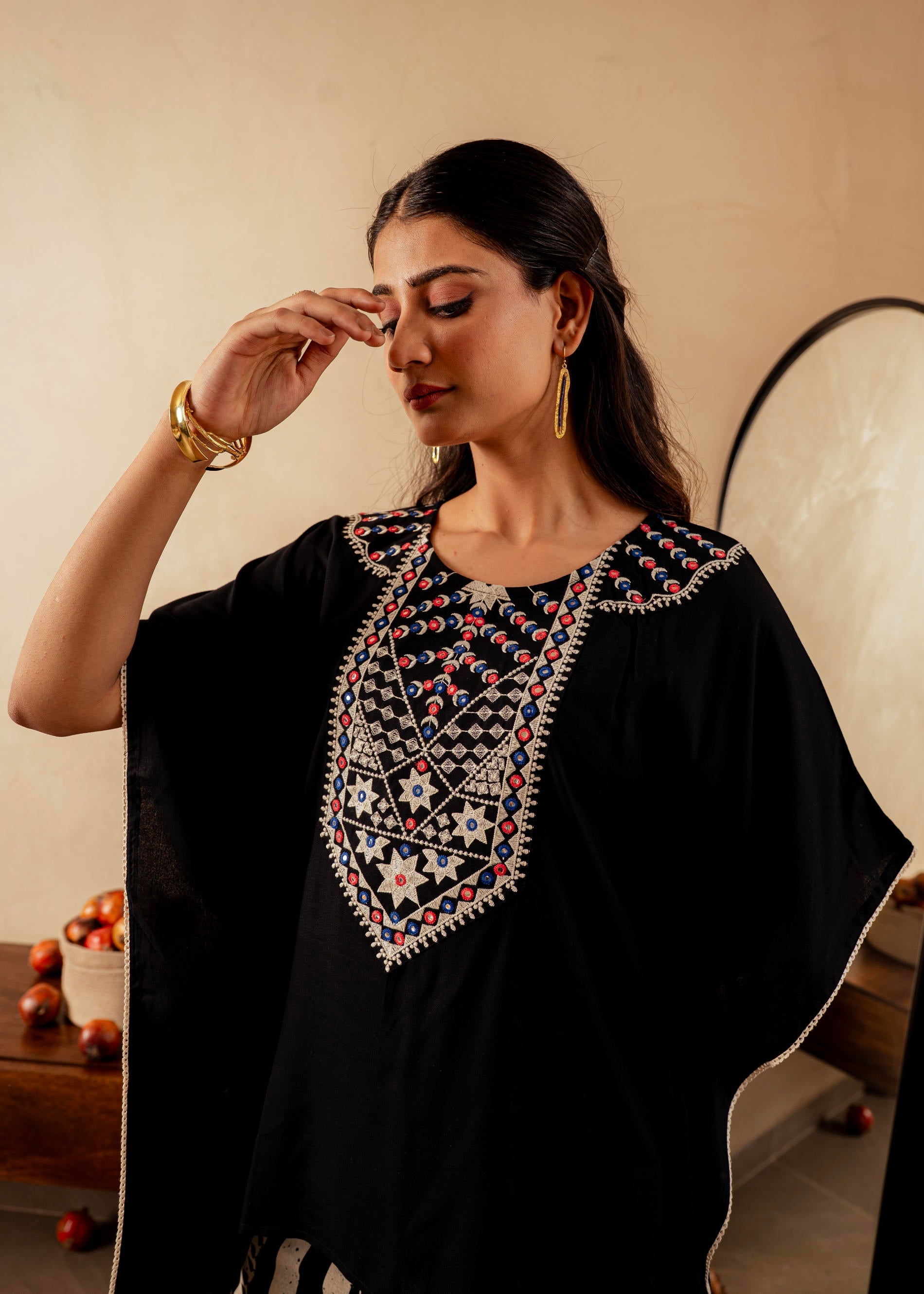 Black Solid Viscose Kaftan and Pants Co-ord Set with Mirror and Thread