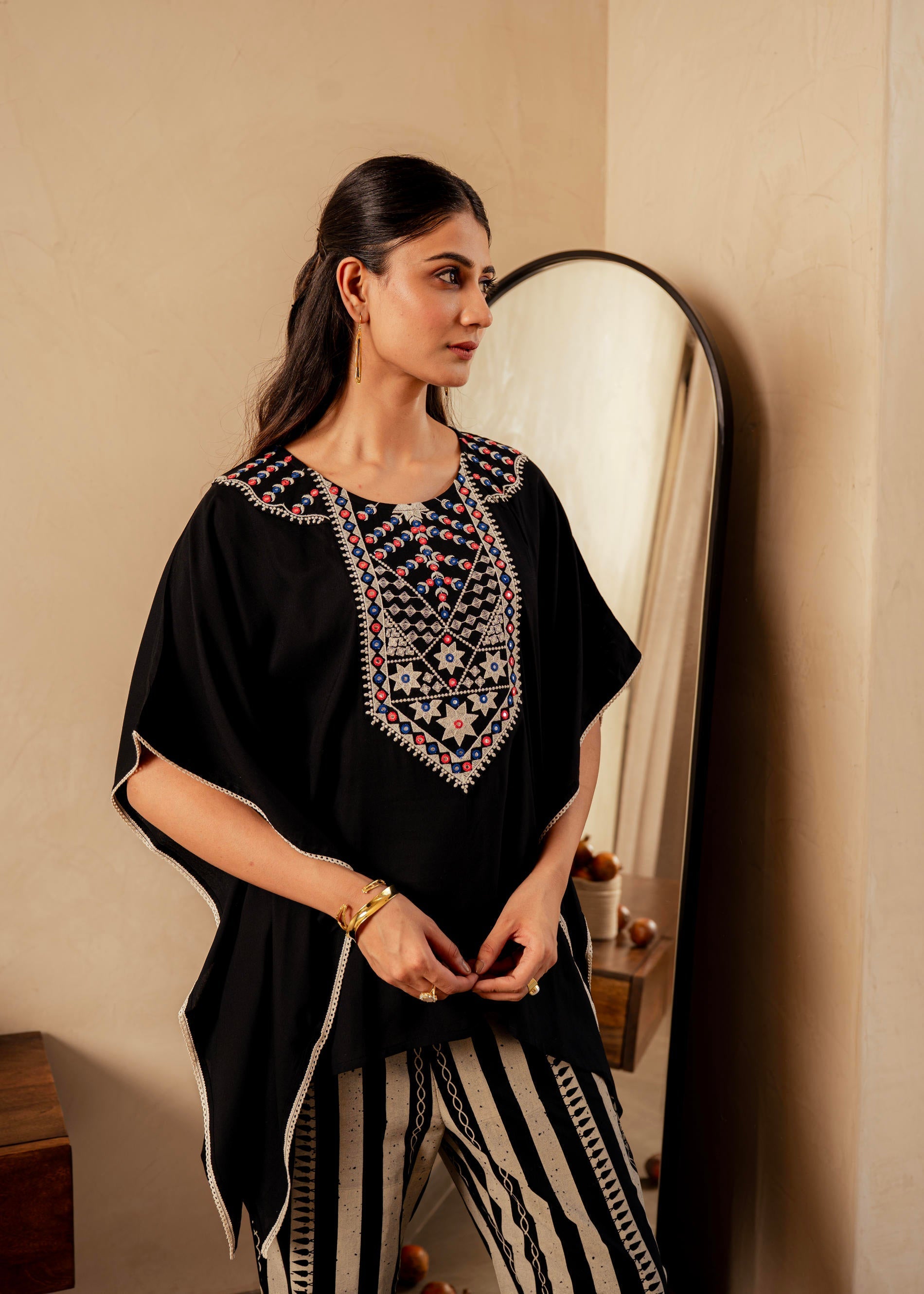 Black Solid Viscose Kaftan and Pants Co-ord Set with Mirror and Thread
