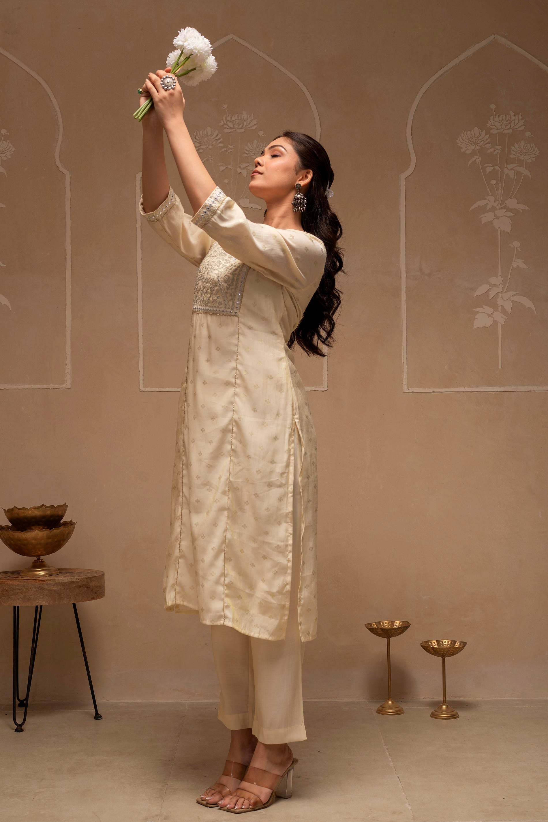 White Floral Viscose Kurta and Pants Set with Mirror and Thread Work |