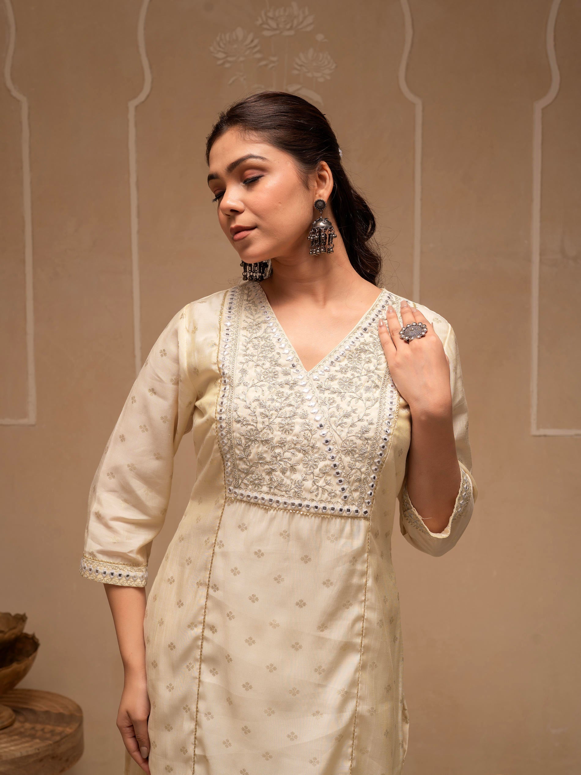 White Floral Viscose Kurta and Pants Set with Mirror and Thread Work |