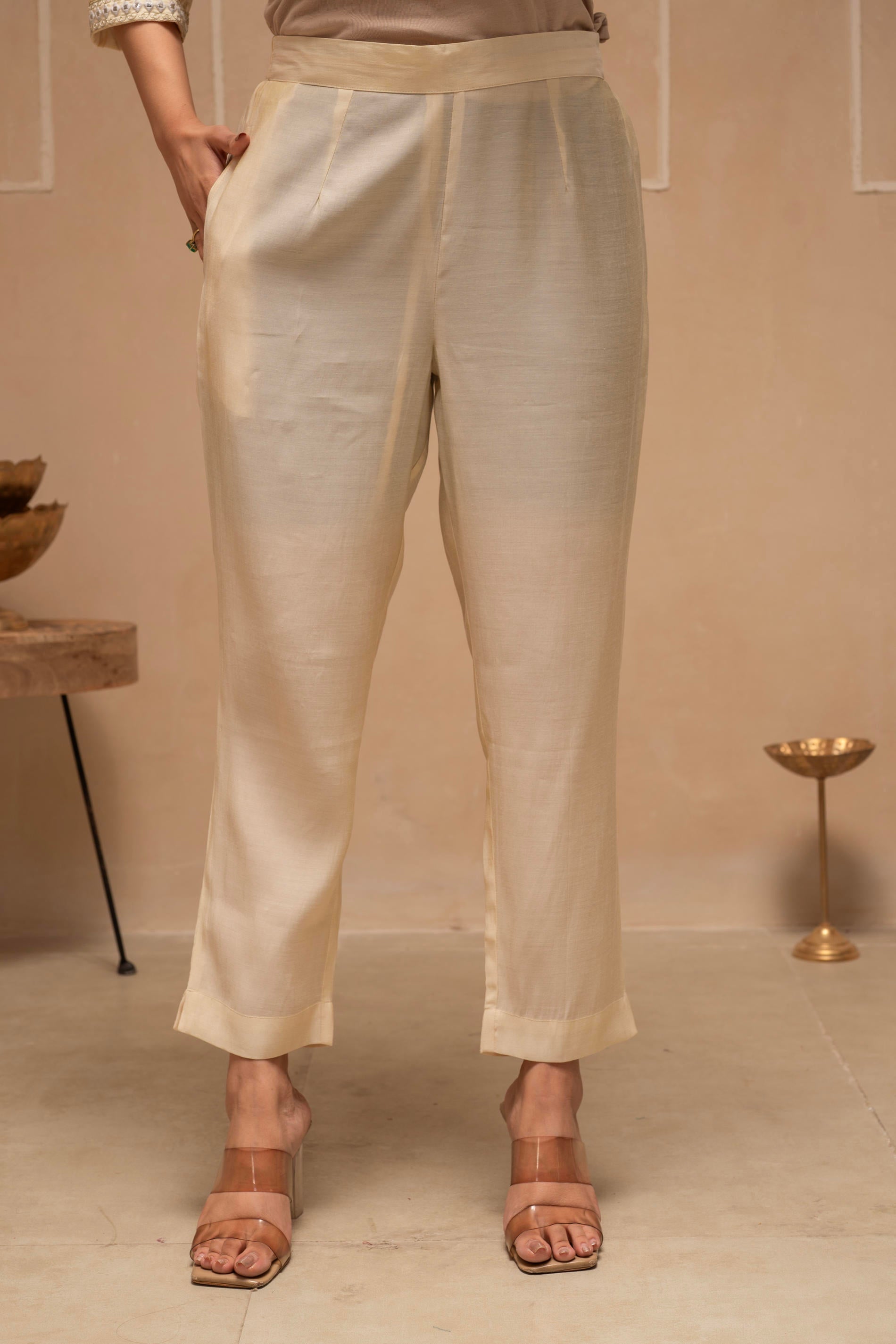 White Floral Viscose Kurta and Pants Set with Mirror and Thread Work |