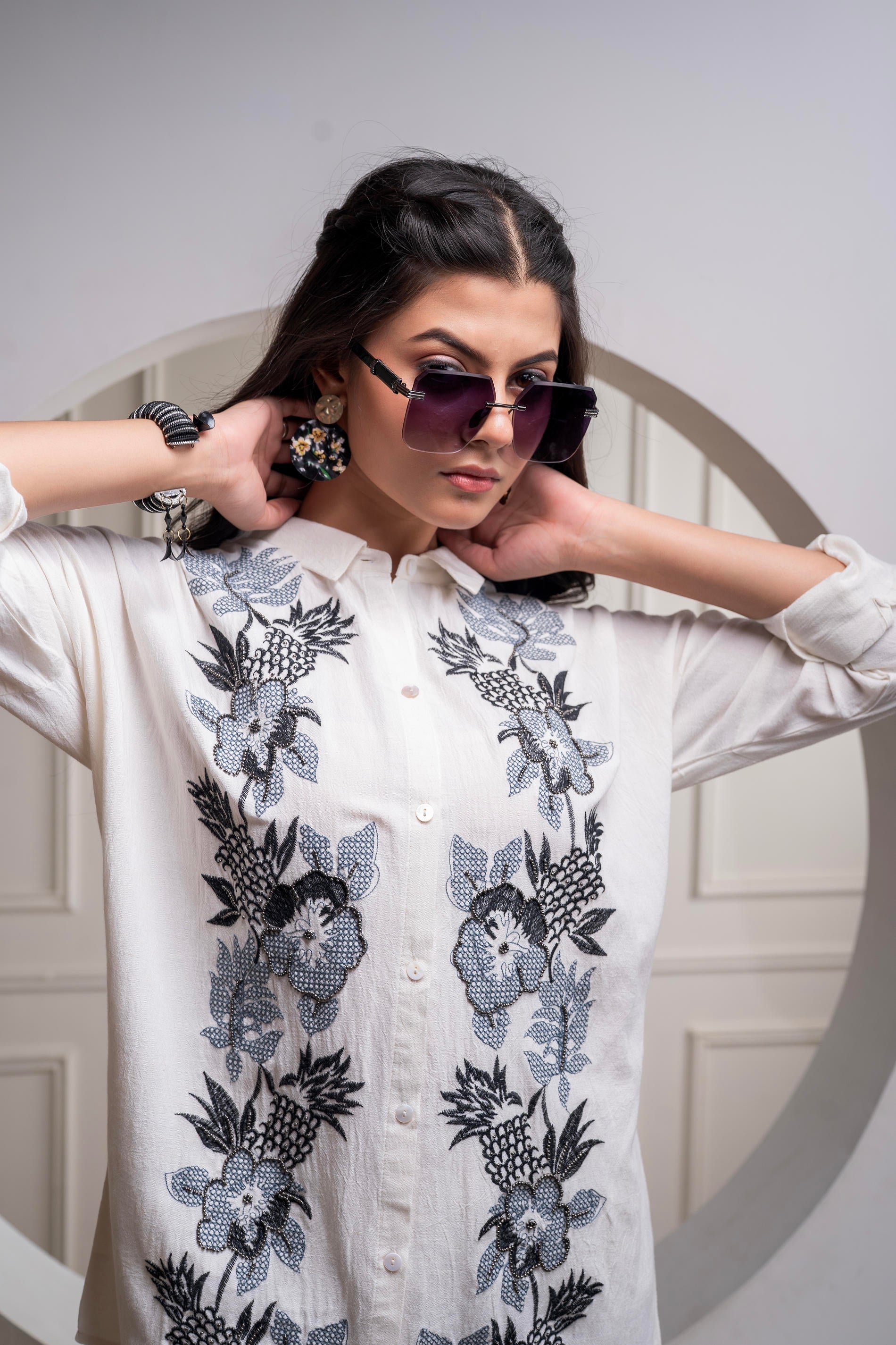 Viscose Linen Off White Embroidered Shirt and Pant Co-Ord Set with Thr