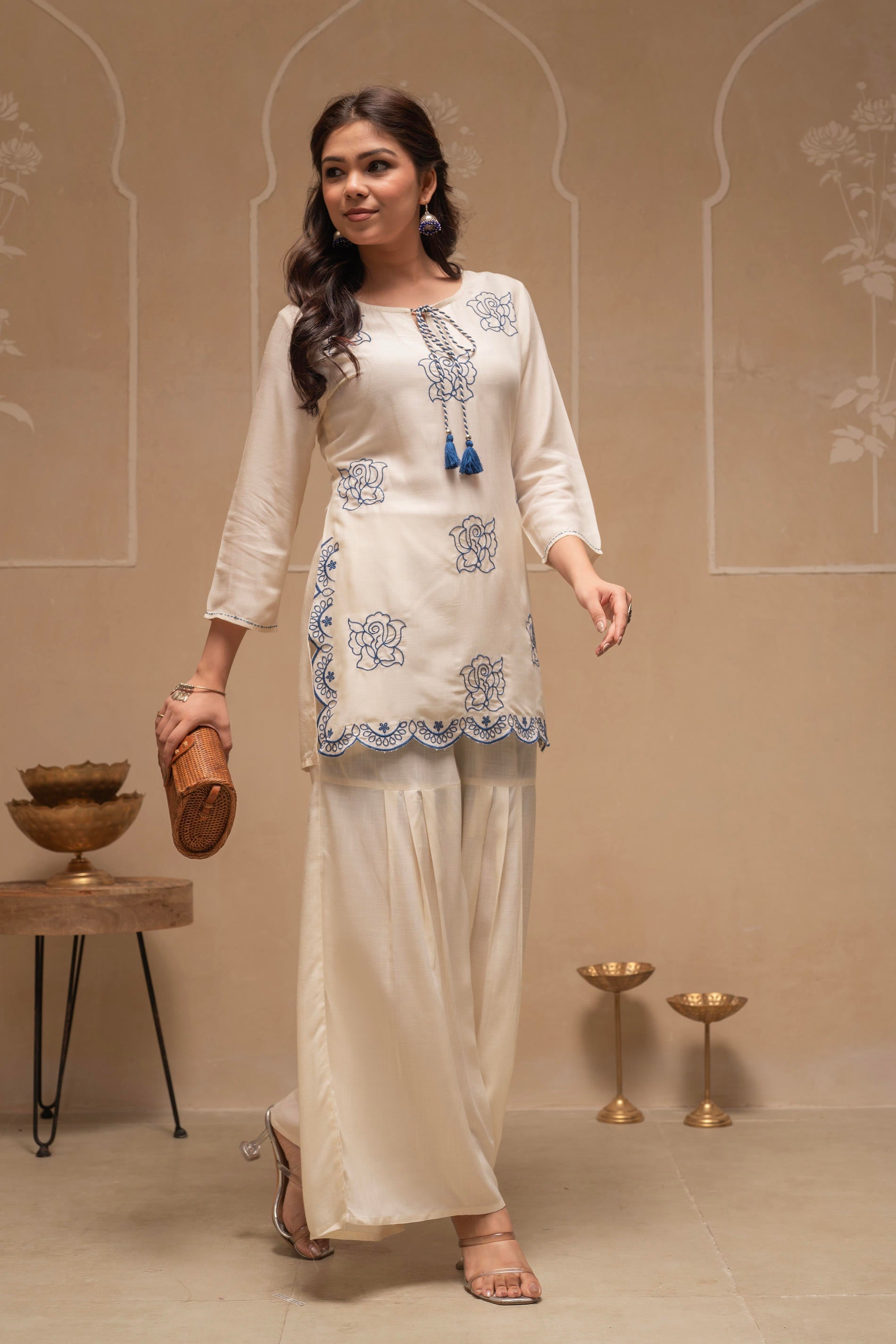 Offwhite Solid Viscose Tunic and Pants Co-ord Set with Thread Work and