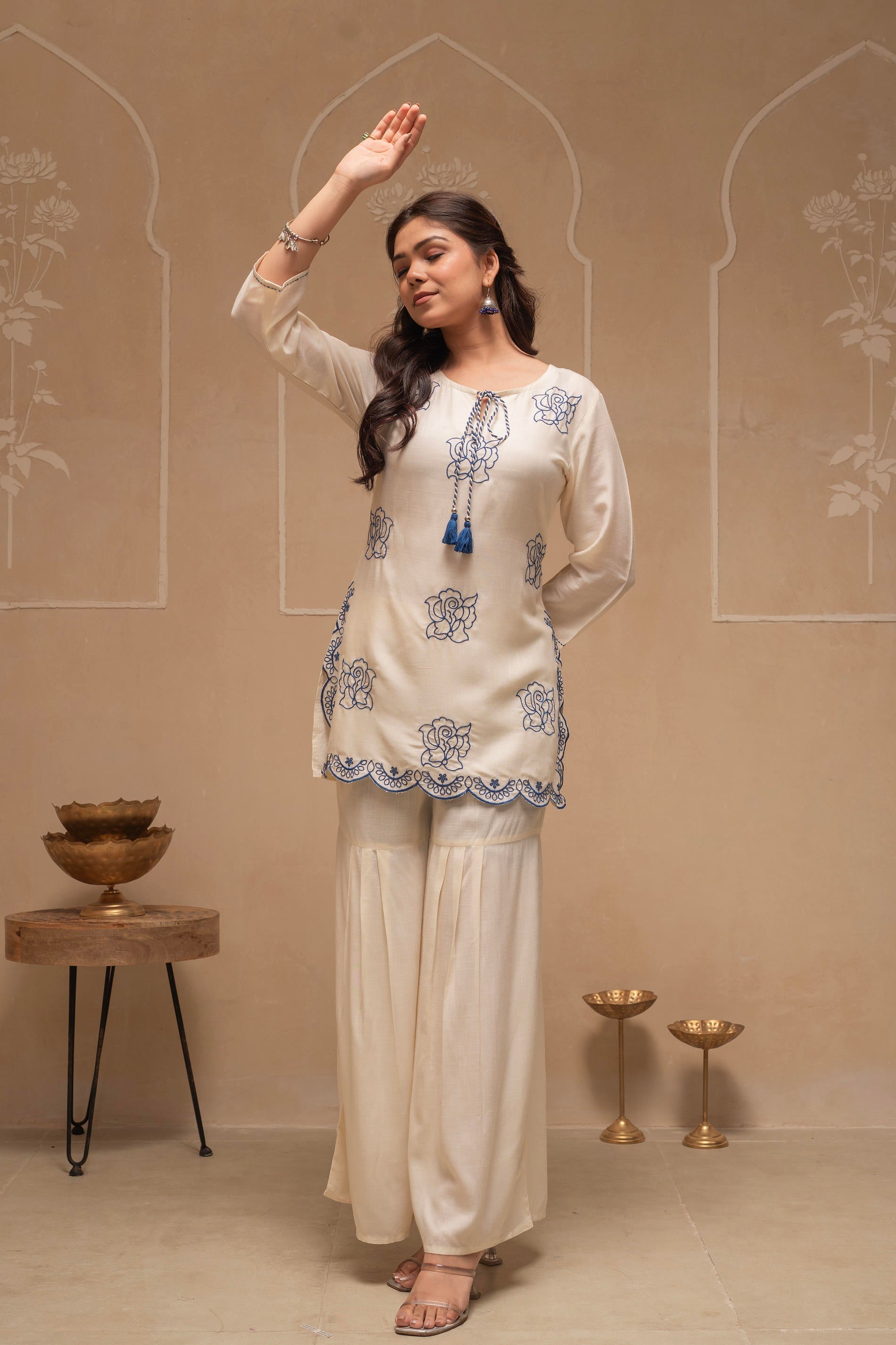 Offwhite Solid Viscose Tunic and Pants Co-ord Set with Thread Work and