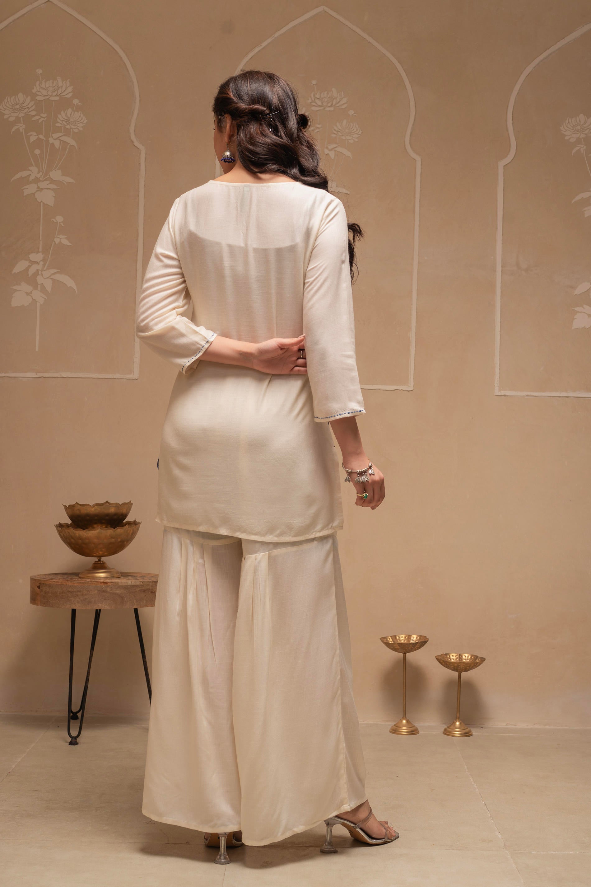 Offwhite Solid Viscose Tunic and Pants Co-ord Set with Thread Work and