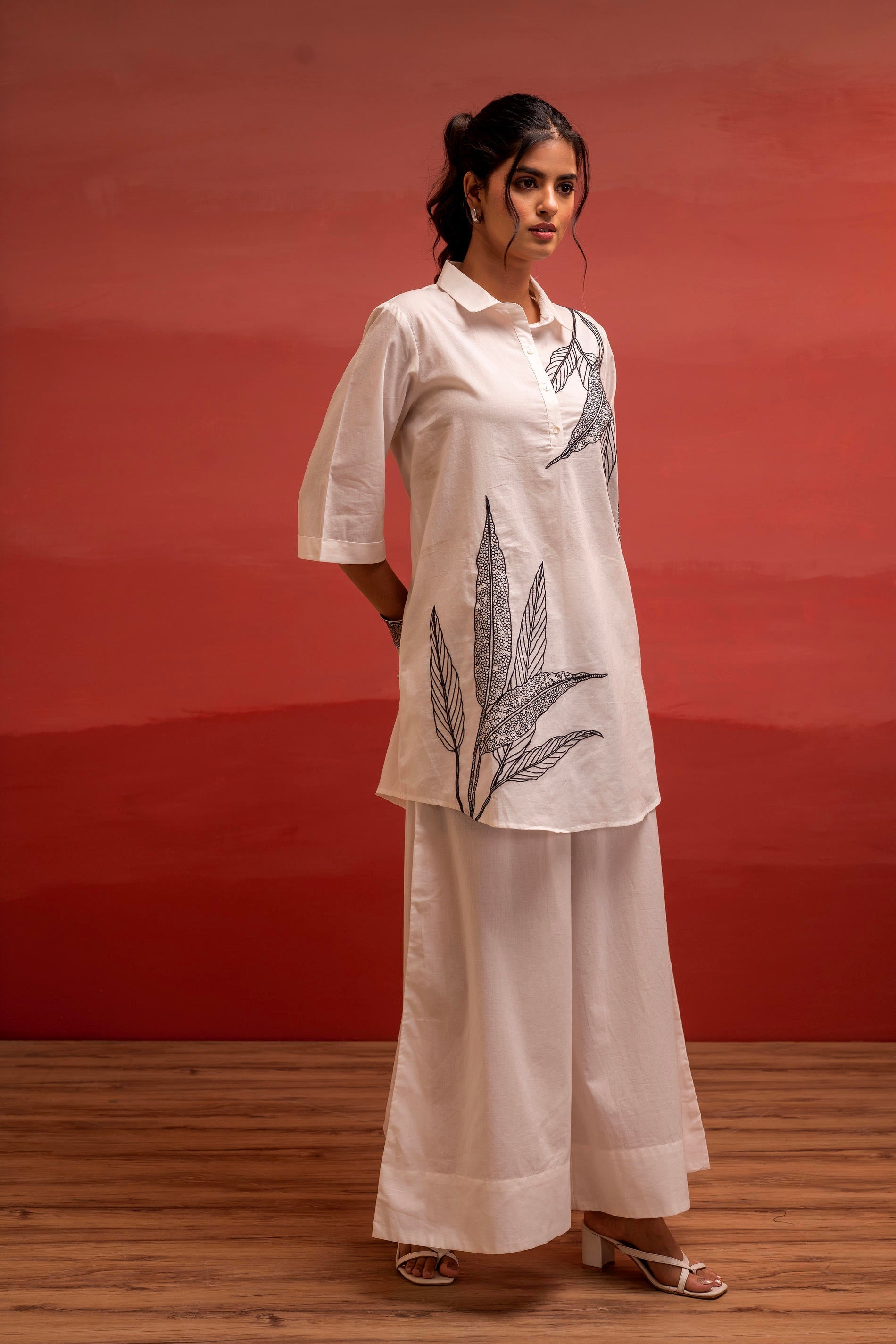 Off-White Leaf Printed Co-Ord Set With Collared Tunic & Wide-Leg Pant 