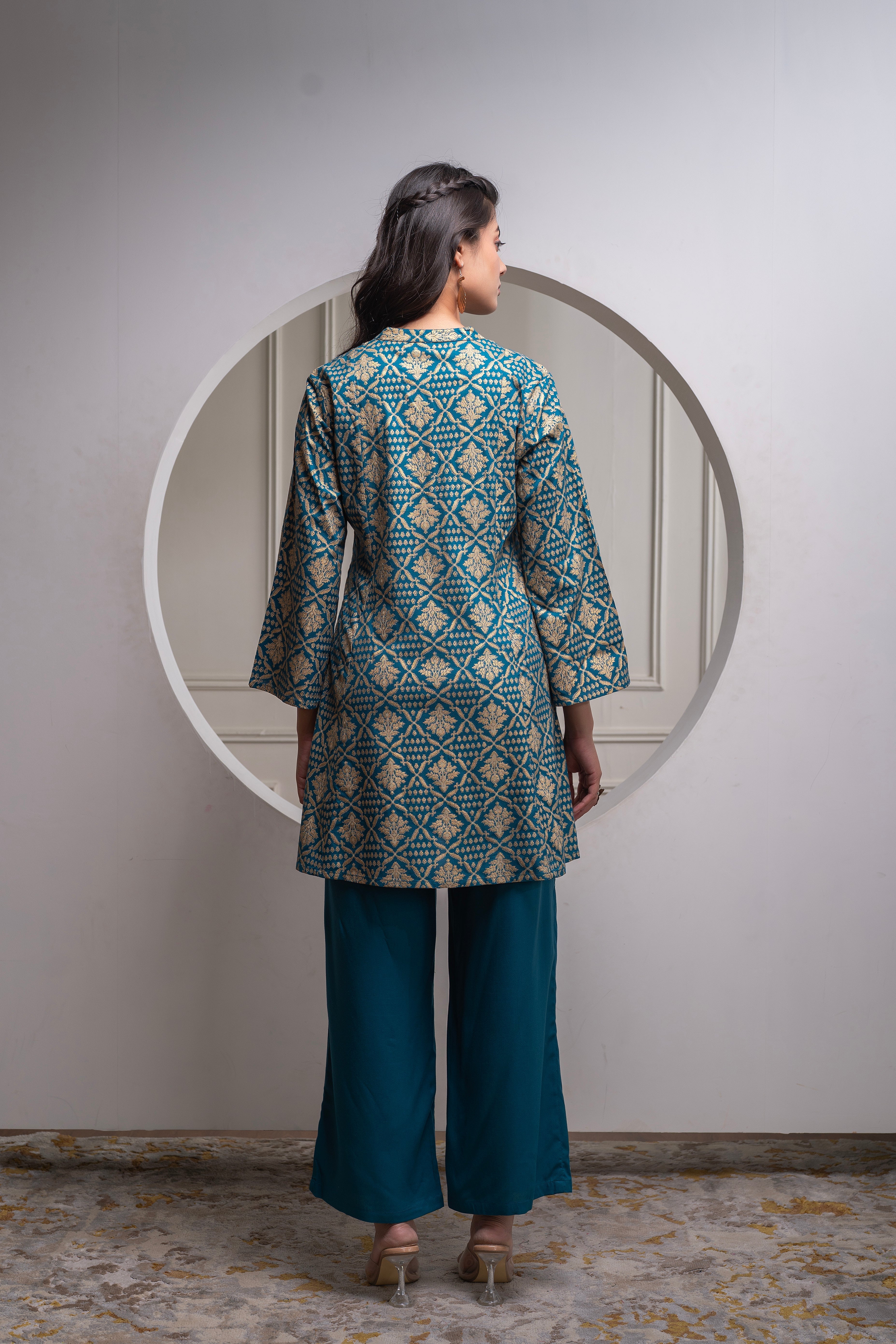 Teal Floral Printed Kurta & Solid Pants Set in 100% Viscose | DesiQlo