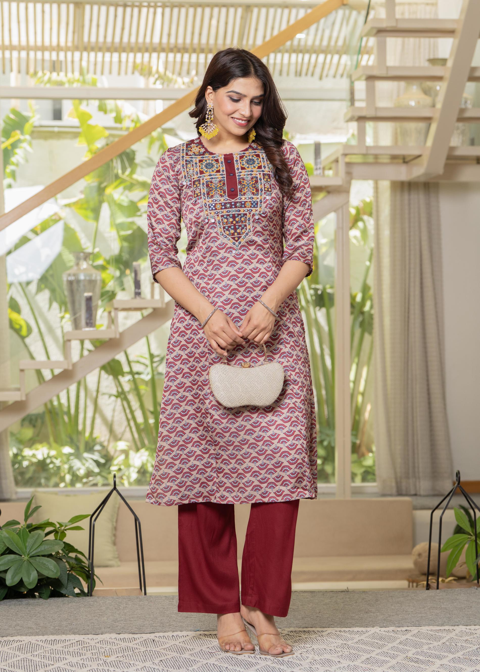 Ivory Floral Poly Kurta and Pants Set with Mirror, Thread Work and Tas