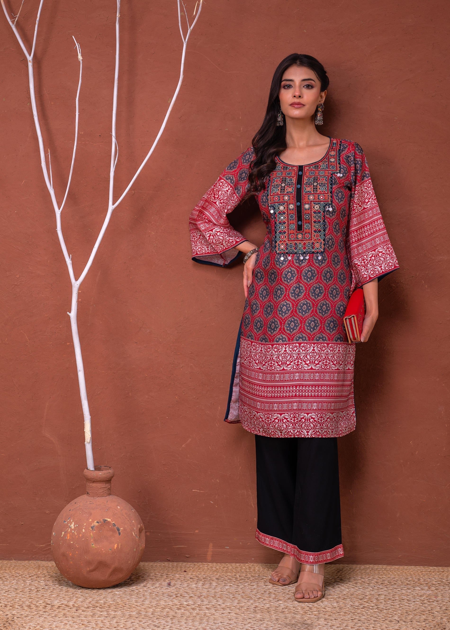 Polycotton Maroon Embroidered Kurta Pant Set with Mirror, Thread Work 