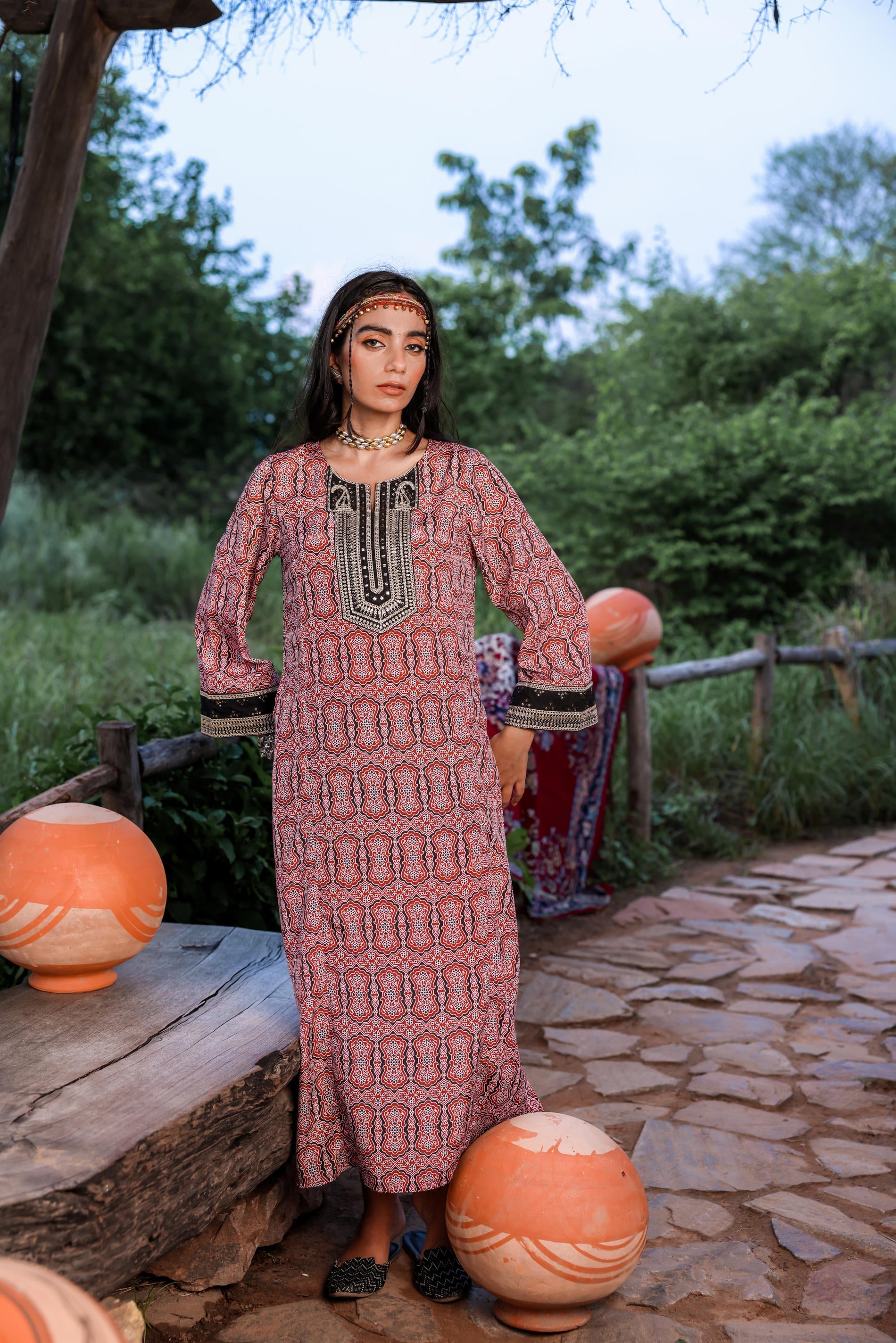 Black & Brown Ethnic Motif Embroidered Straight Kurta with Zari & Mirr