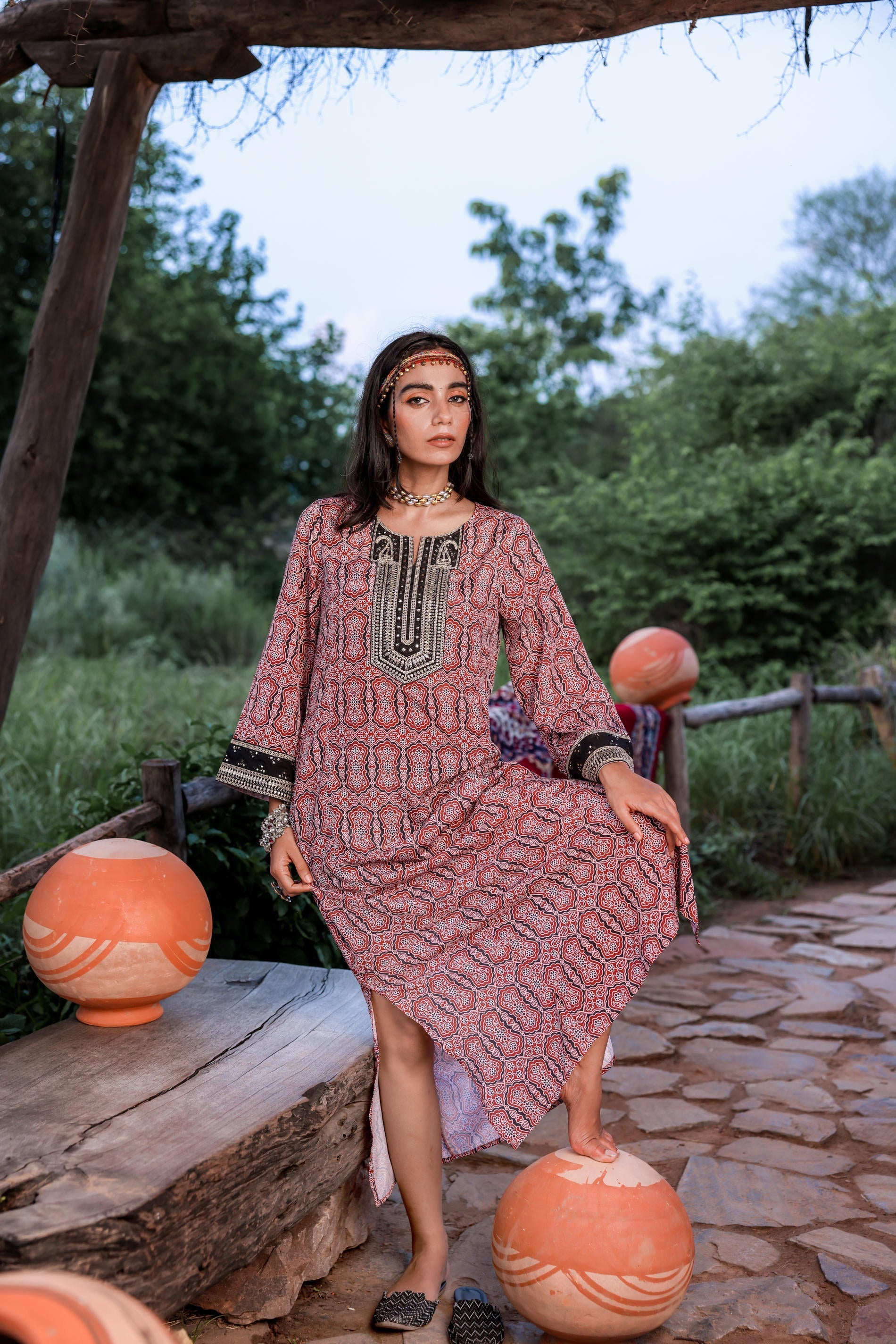 Black & Brown Ethnic Motif Embroidered Straight Kurta with Zari & Mirr