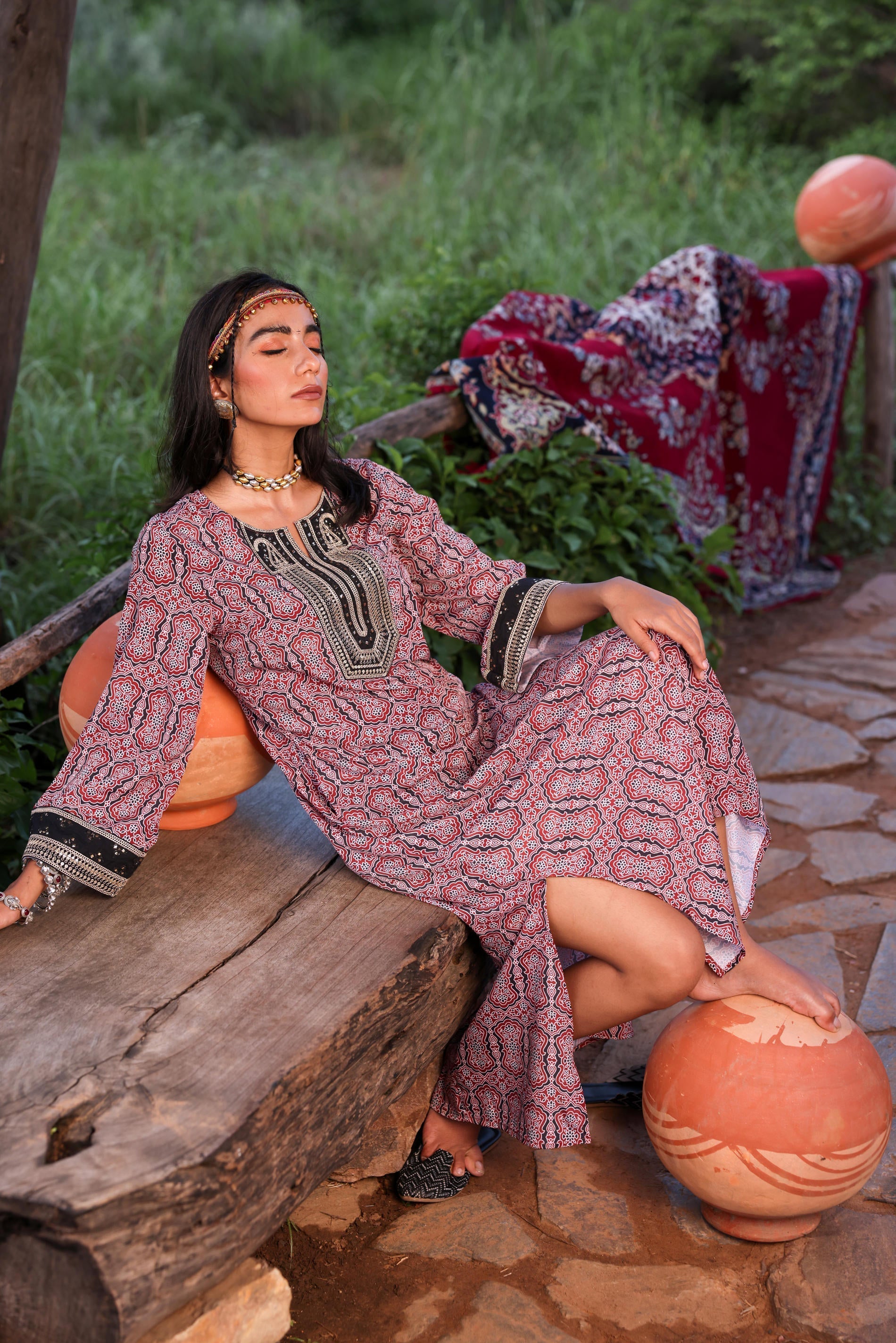 Black & Brown Ethnic Motif Embroidered Straight Kurta with Zari & Mirr