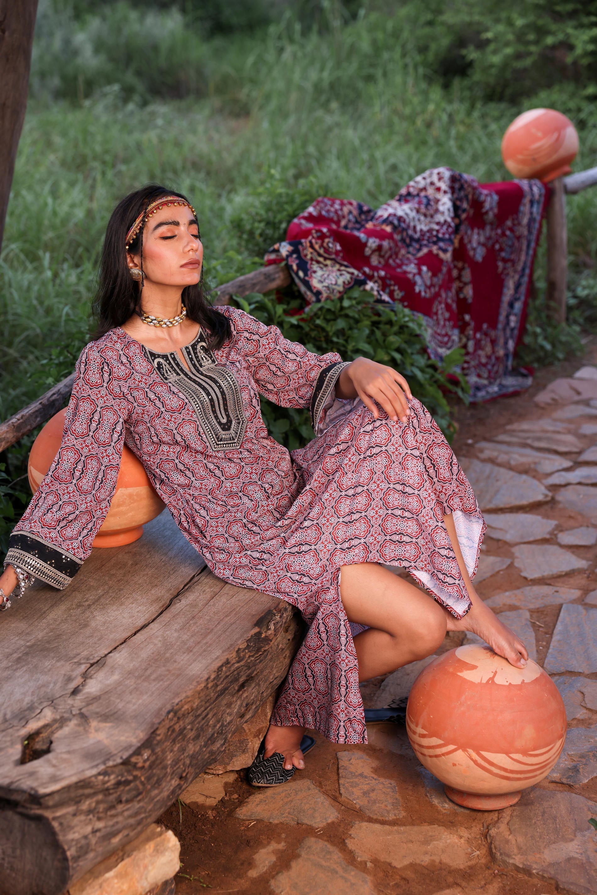 Black & Brown Ethnic Motif Embroidered Straight Kurta with Zari & Mirr