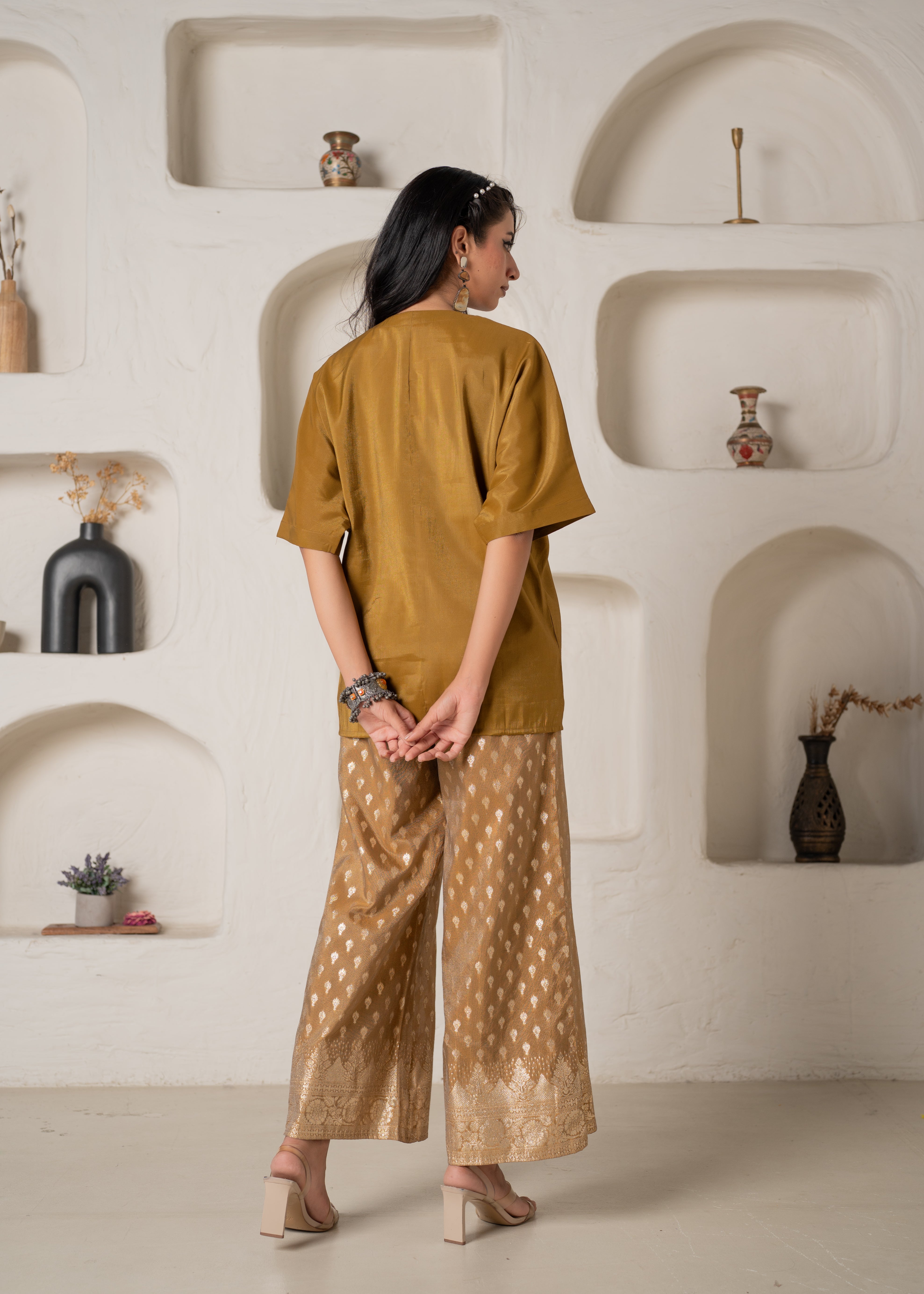 Mustard Viscose Solid A-Line Tunic With Pants Co-Ord Set With Zari & S