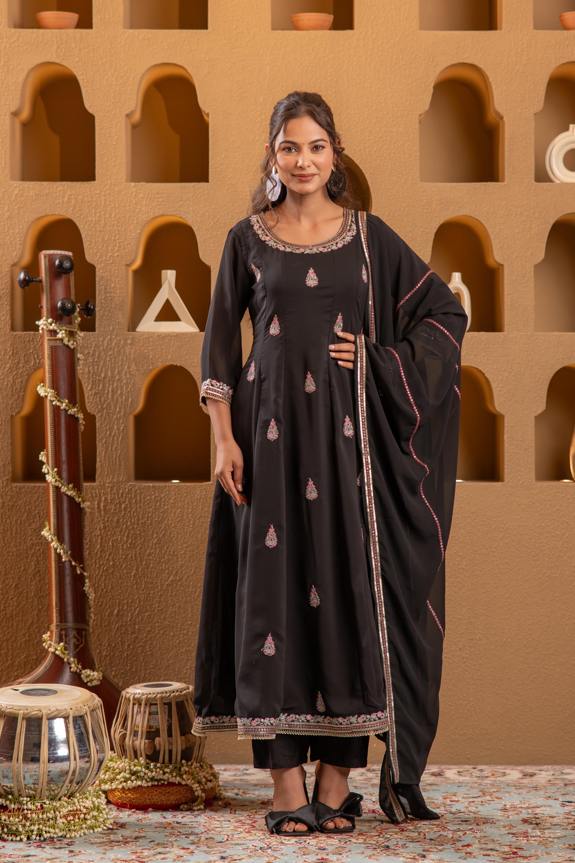 Midnight Muse Kurta Pant And Dupatta Set | DesiQlo