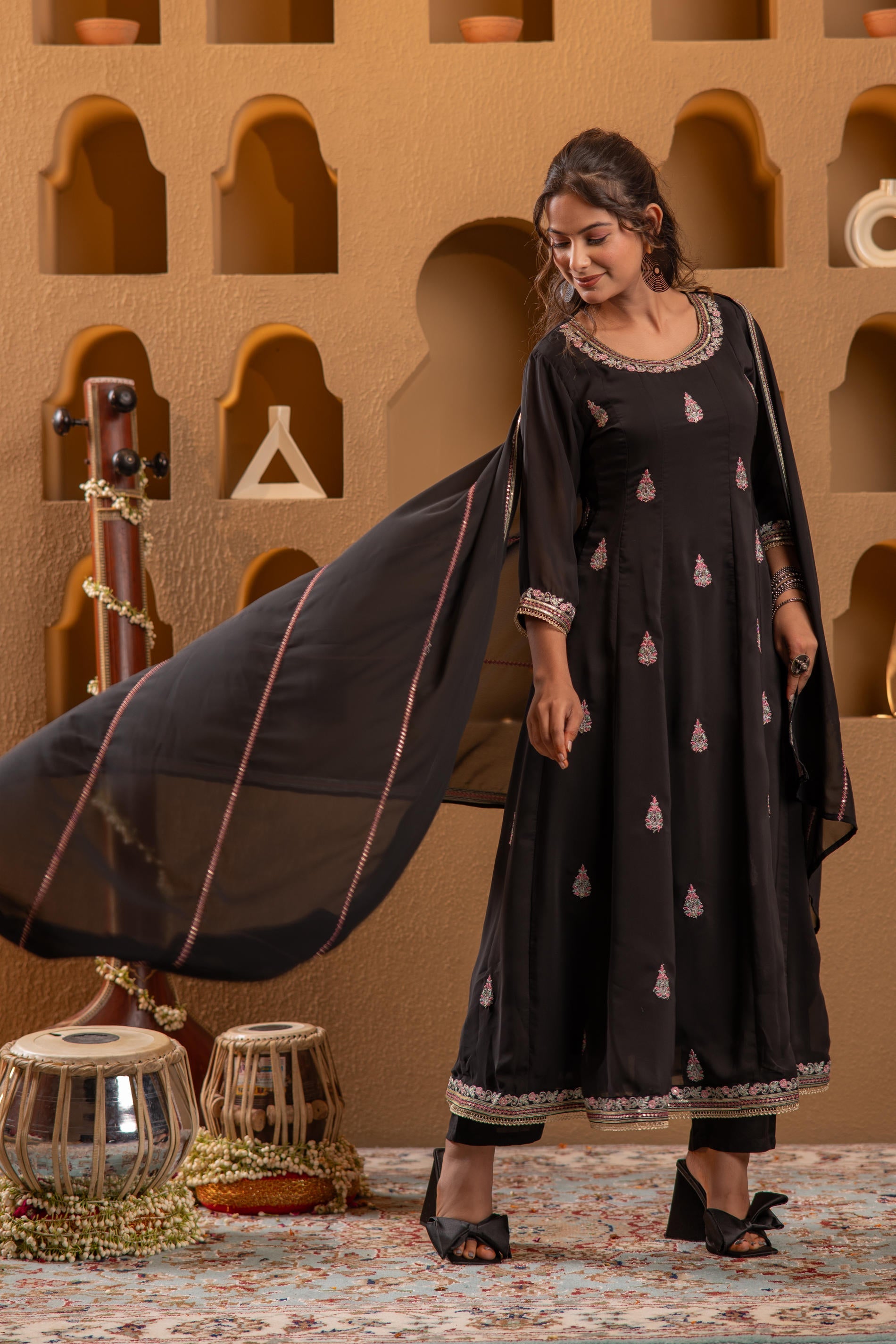 Midnight Muse Kurta Pant And Dupatta Set | DesiQlo