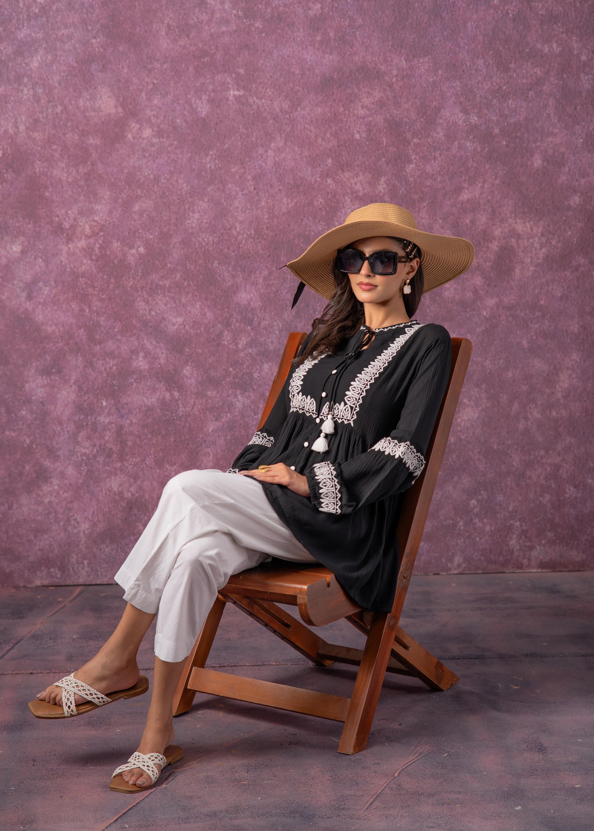 Women's Black & White Embroidered Viscose Tunic with Thread Work, Butt