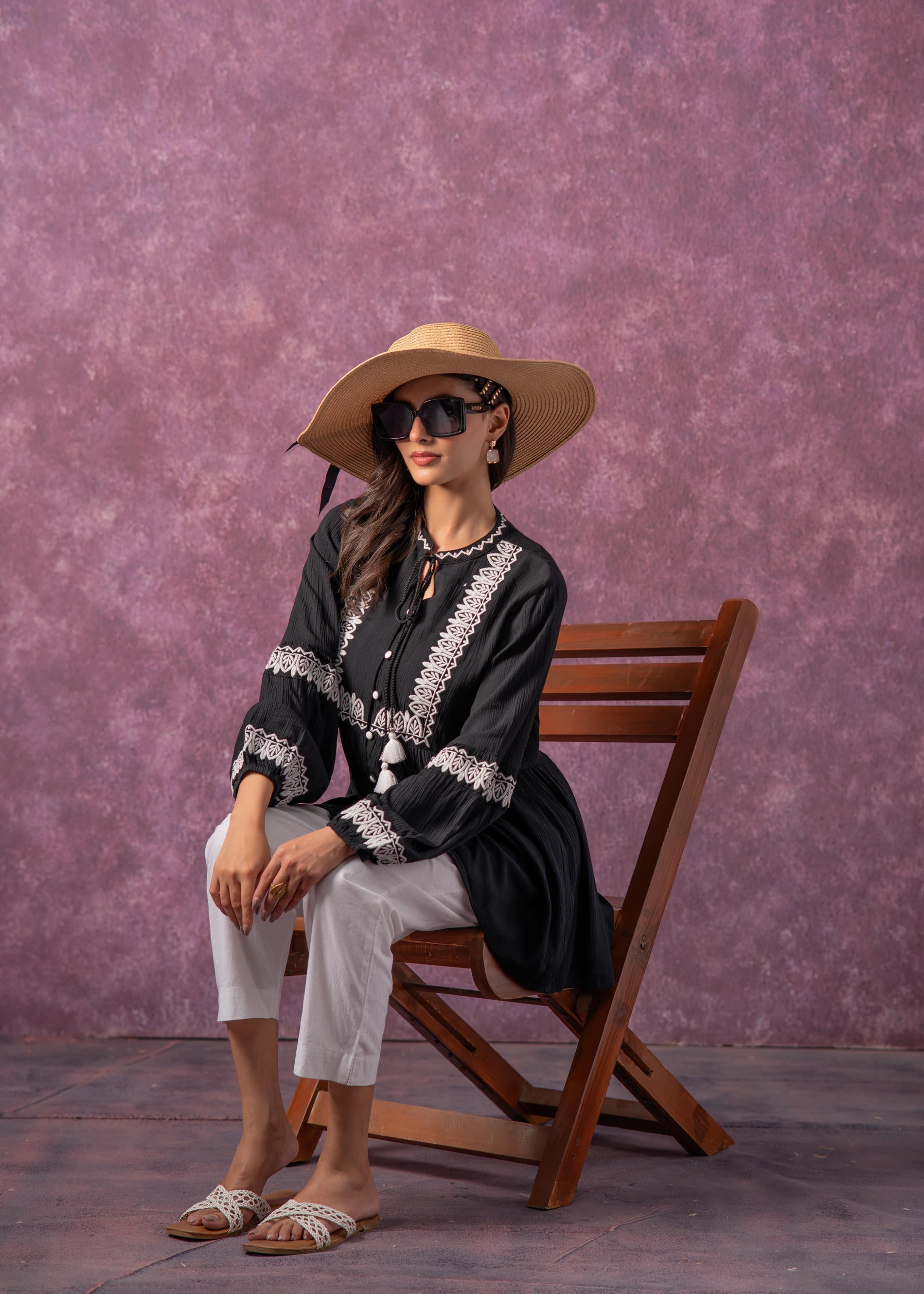 Women's Black & White Embroidered Viscose Tunic with Thread Work, Butt