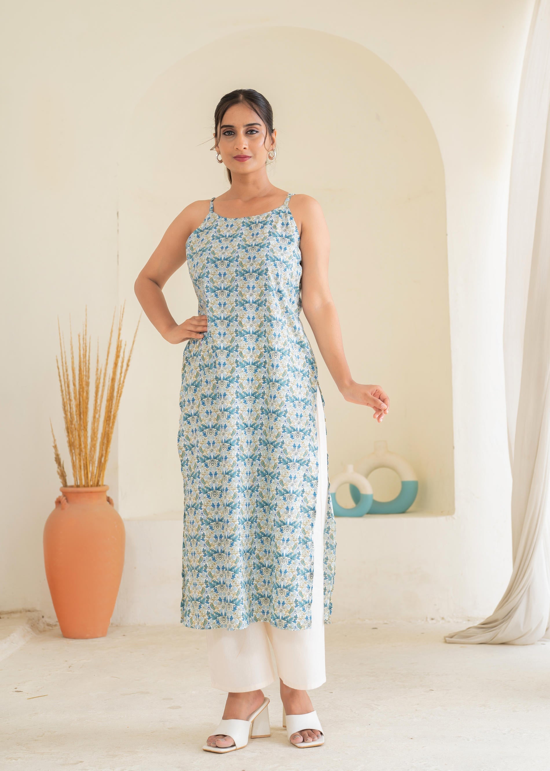 Sky Blue & White Floral Printed Cotton Kurta | DesiQlo
