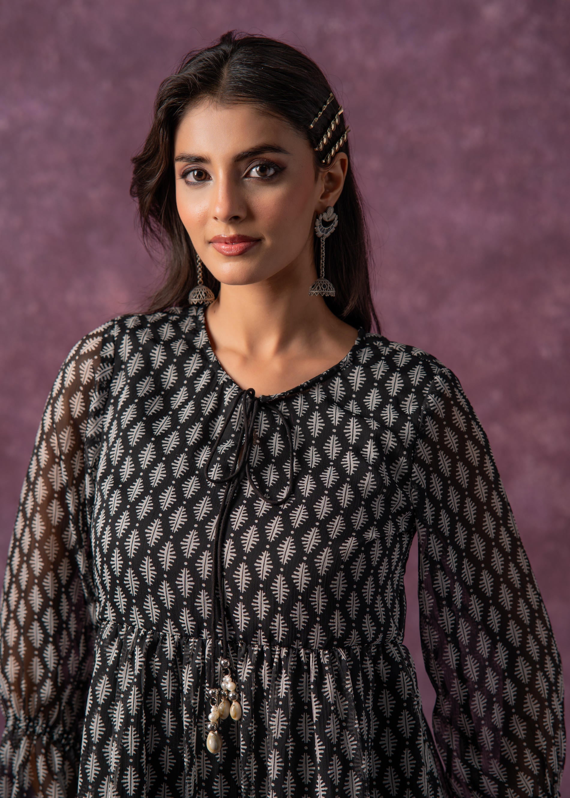 Women's Black & White Ethnic Motifs Tunic with Dori, Kaudi & Munga Det