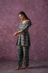 Women's Green & Black Cotton Kurta & Pants Co-ord Set with Ethnic Motifs and Zari Work