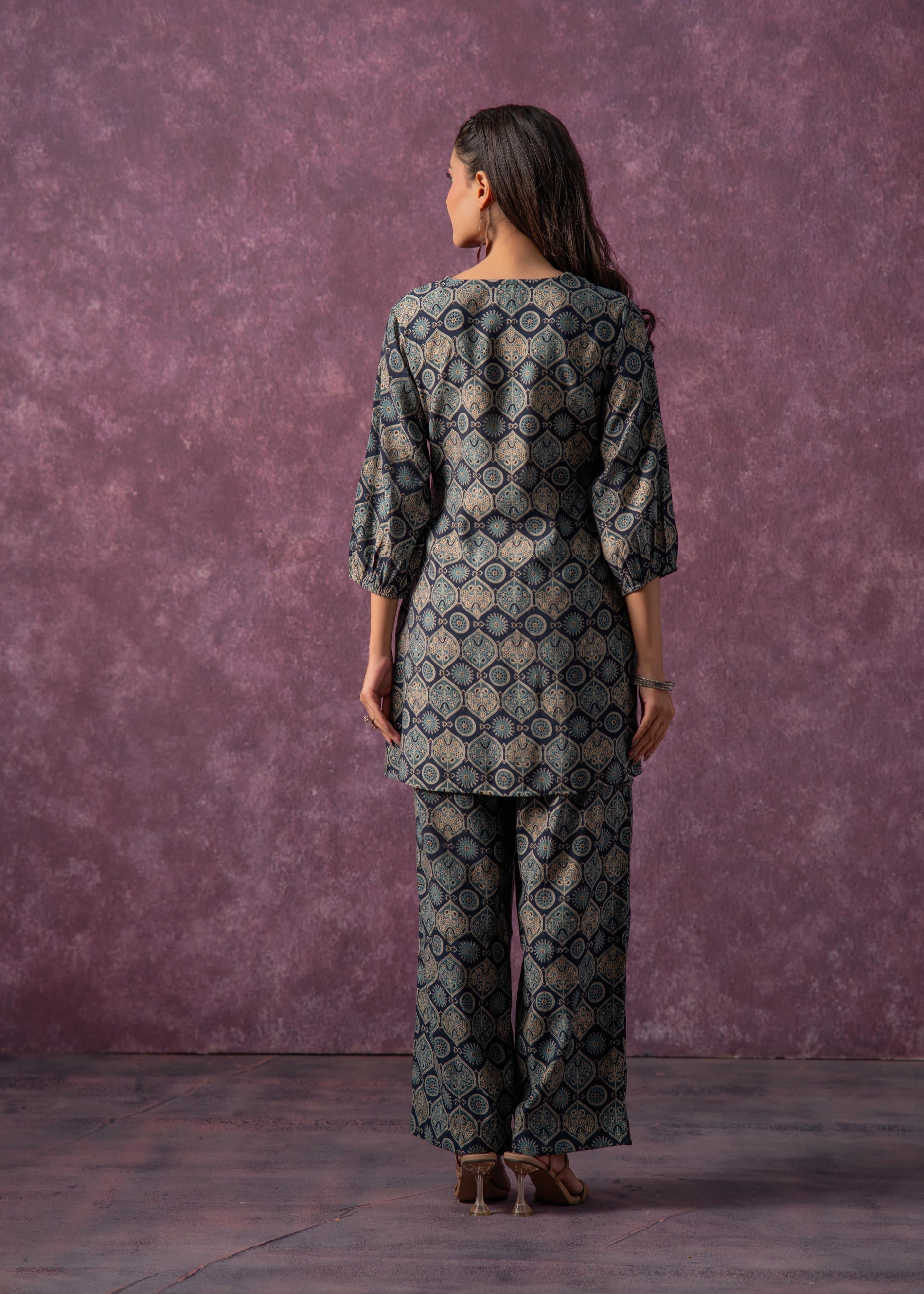 Women's Green & Black Cotton Kurta & Pants Co-ord Set with Ethnic Moti