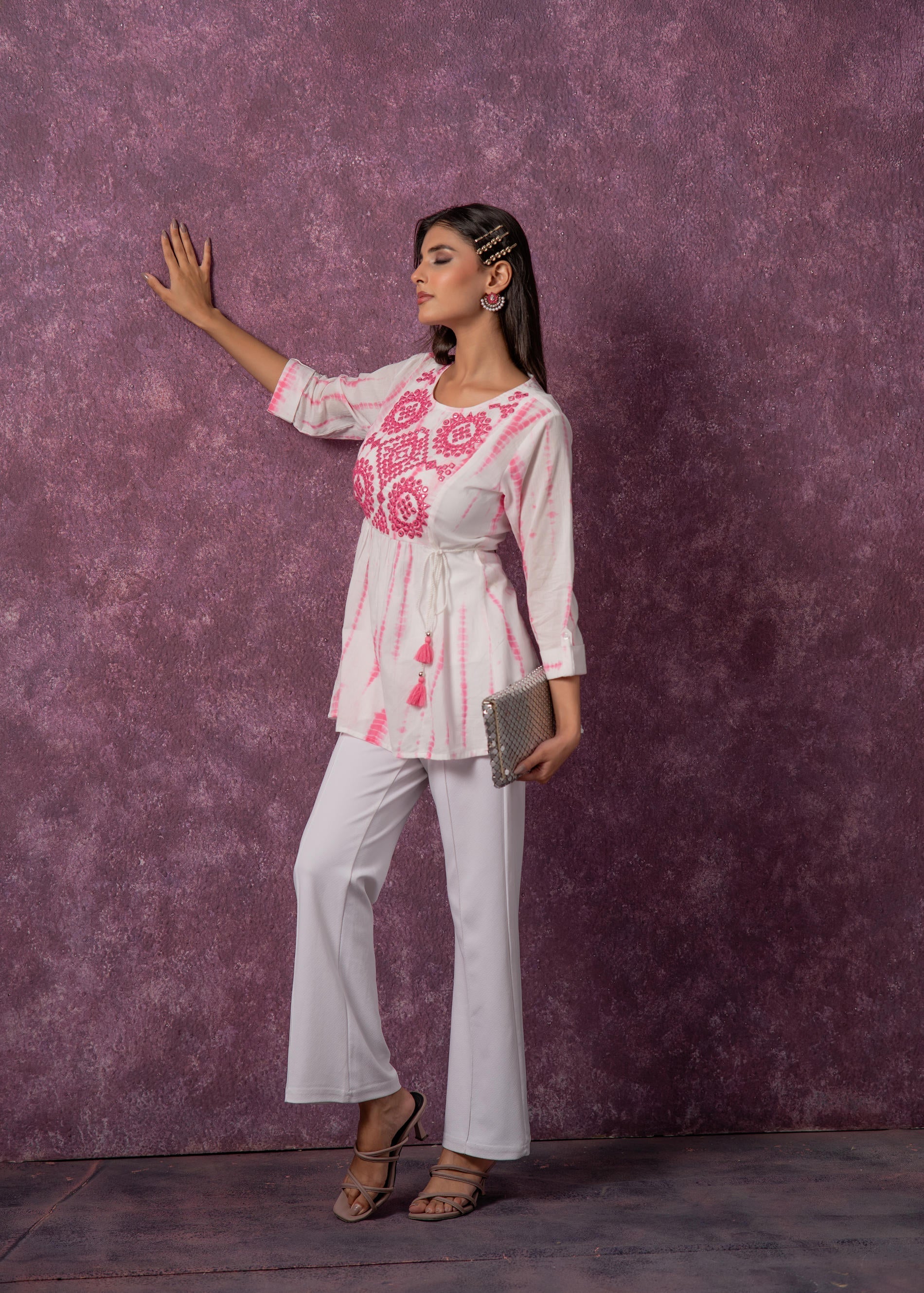 Women's pink Cotton Tunic with Thread & Mirror Work | DesiQlo