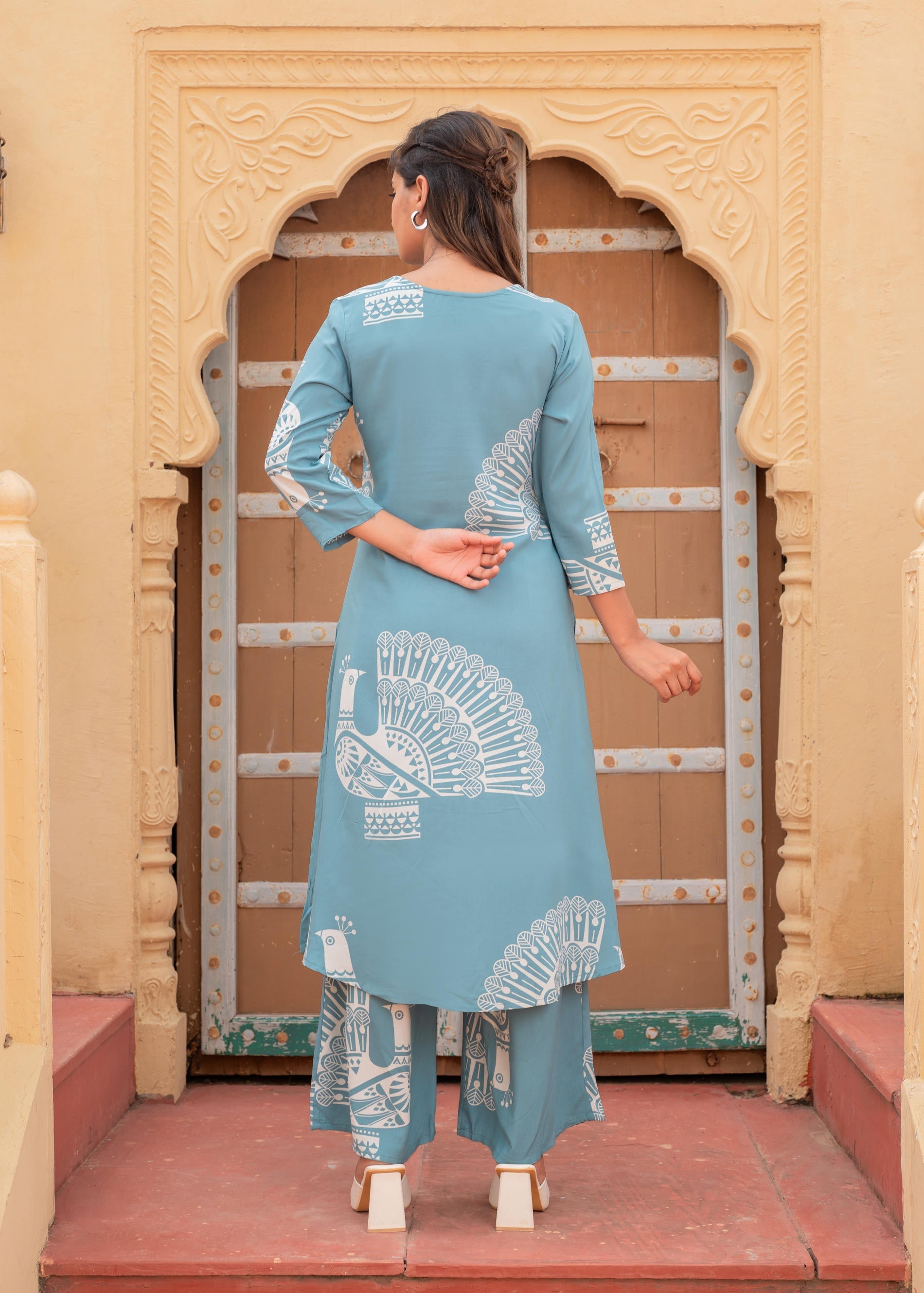 Women's Printed Powder Blue Viscose Kurta With Pant | DesiQlo