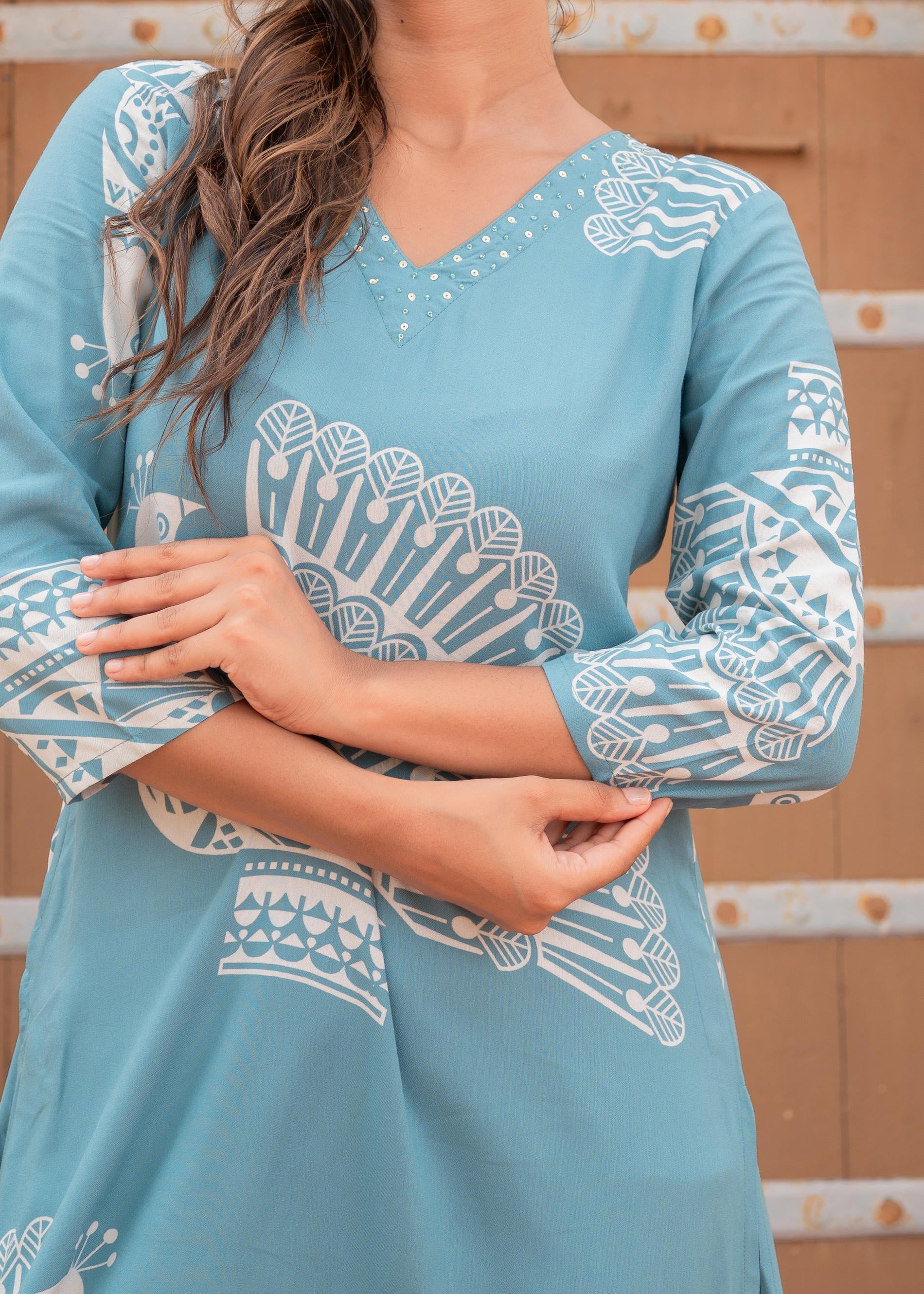 Women's Printed Powder Blue Viscose Kurta With Pant | DesiQlo