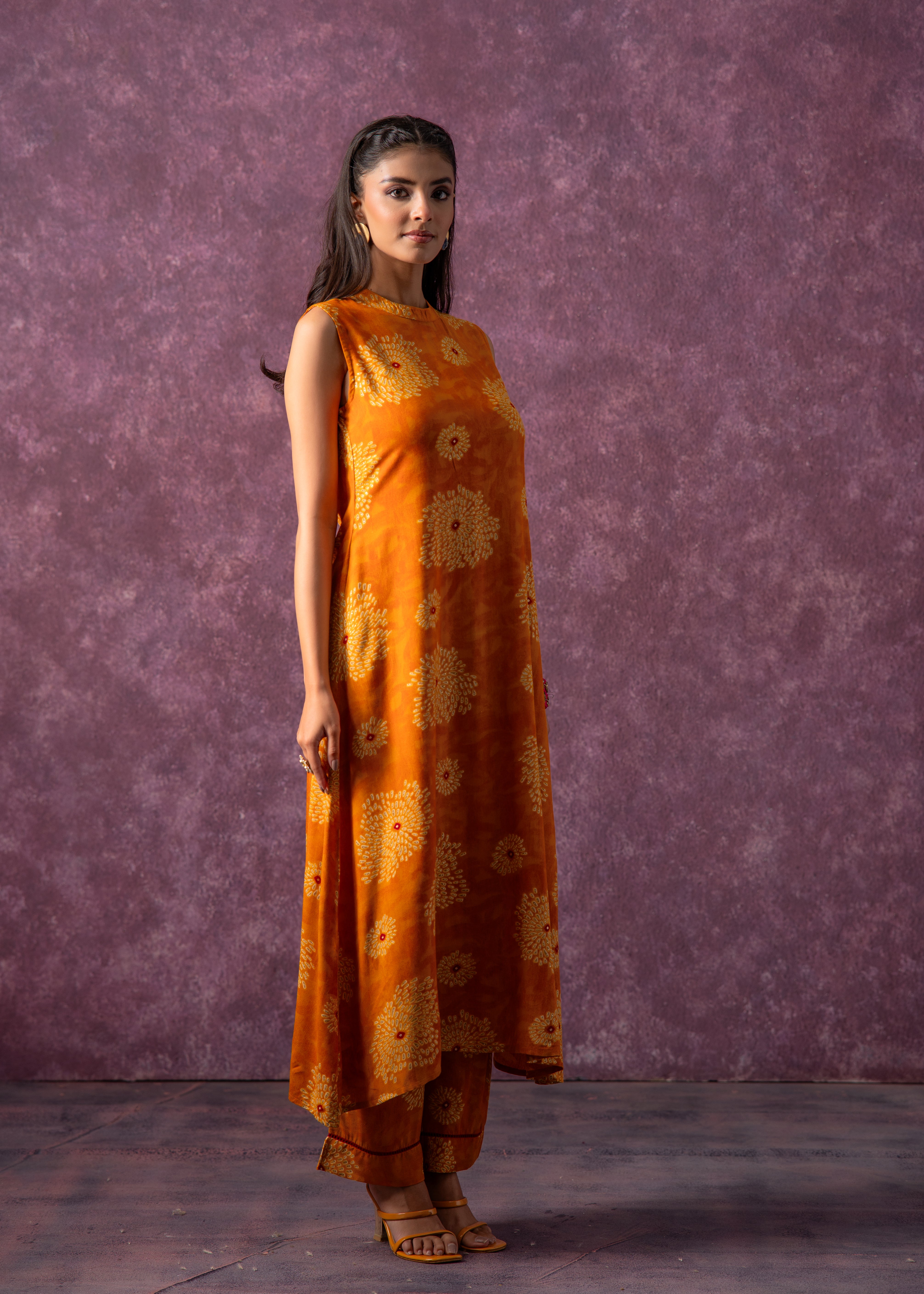 Women's Mustard Floral Printed Kurta with Pant Set | DesiQlo
