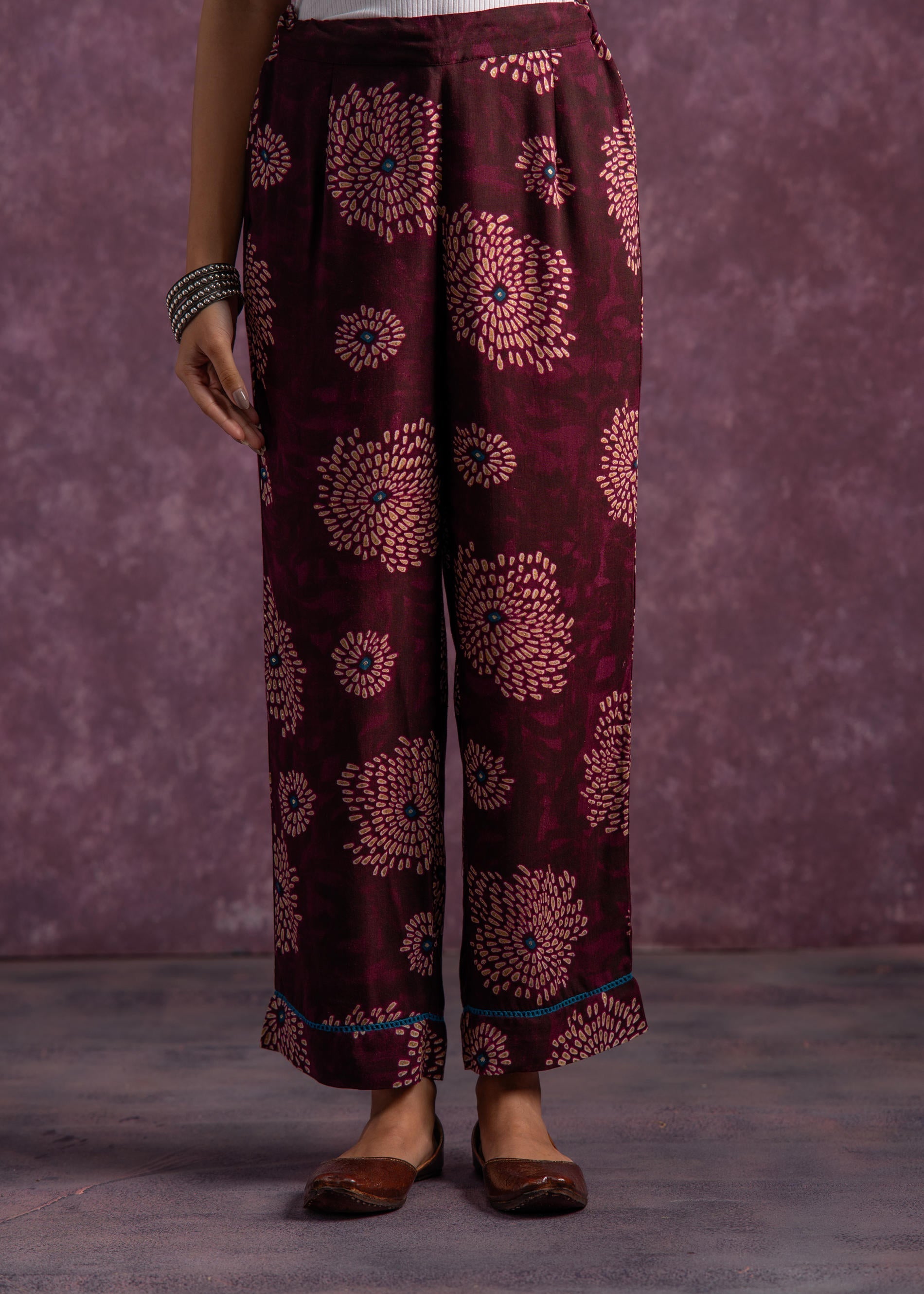 Women's Purple Floral Printed Kurta with Pant Set | DesiQlo