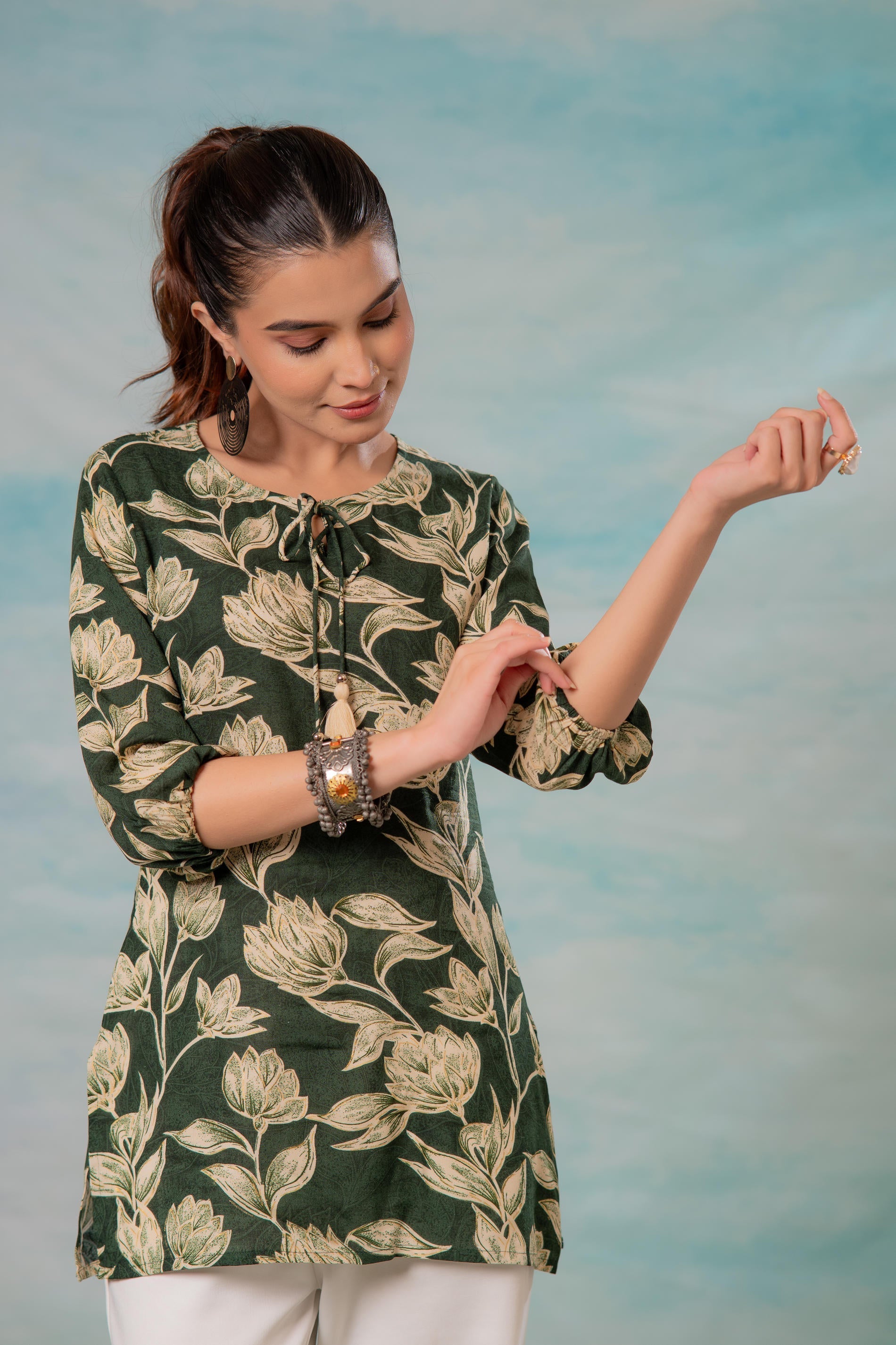 Green Floral Printed Viscose Tunic | DesiQlo
