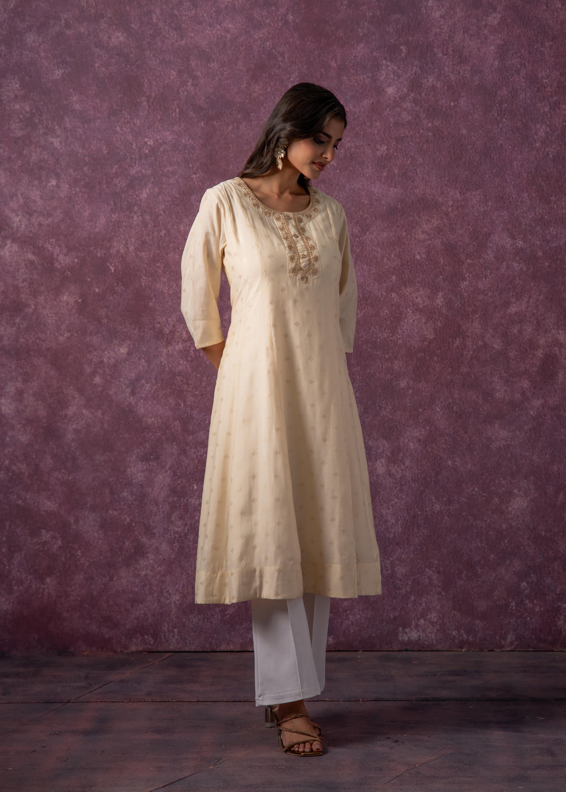 Ivory Glow Kurta Set with Subtle Zari Detailing-P1994IVORY