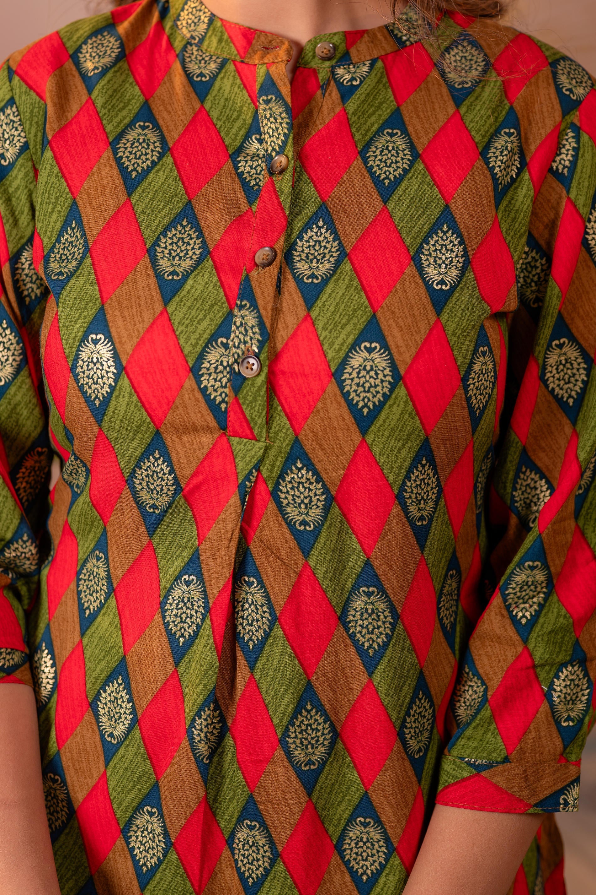 Geometric Printed Straight Kurta - Green | DesiQlo