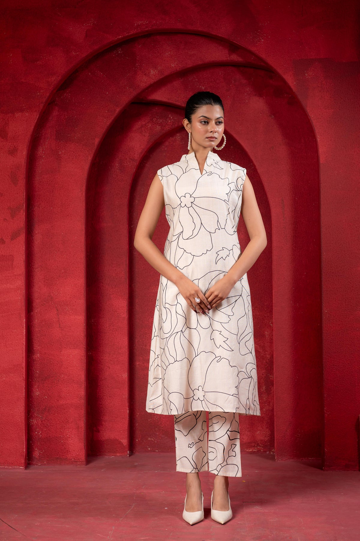 White & Black Floral Printed Sleeveless Straight Kurta Set-P2018OFFWHITE_ON