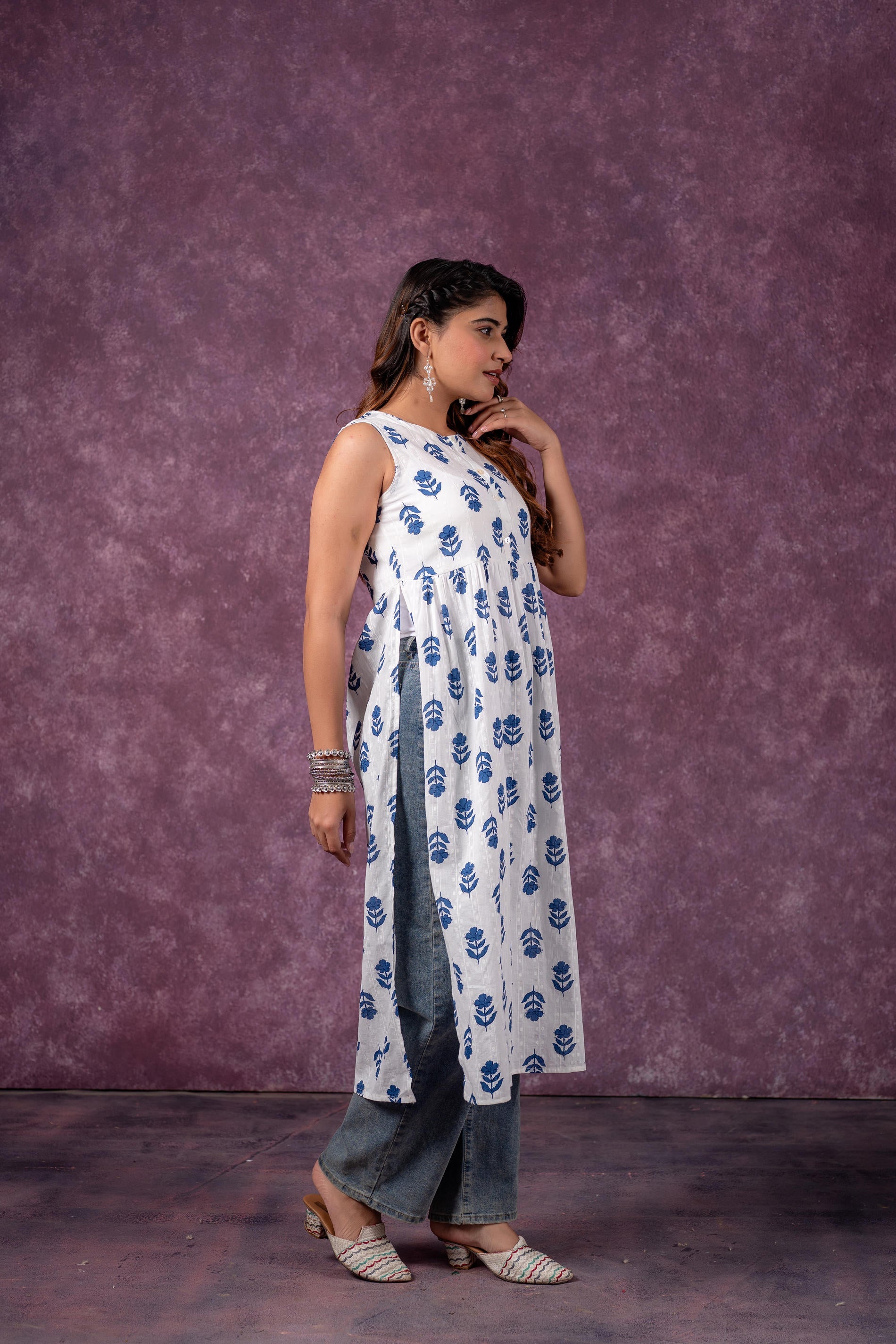 Indigo Leaf Printed Sleeveless Long Kurta