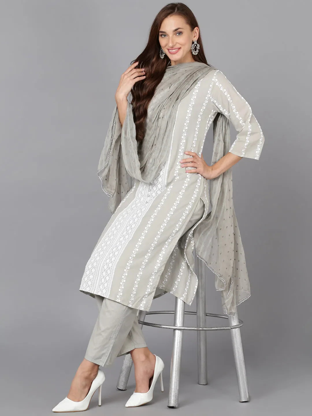 Embroidered Silk Blend Indian Kurta Set - Women's Kurta Sets