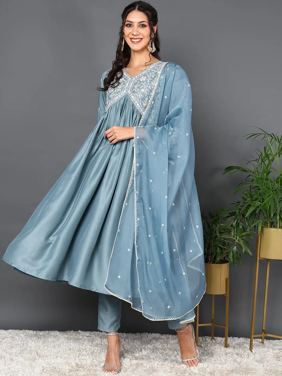 Blue Embroidered Silk Kurta Set | Women's Designer Kurta Sets