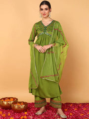 Women Green Silk Blend Solid Embroidered Flared Suit Set