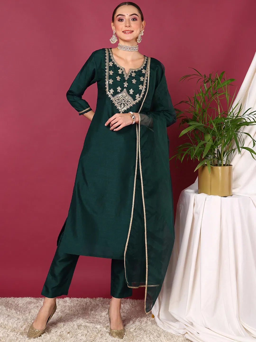 Green Silk Blend Women's Kurta Set with Dupatta | Indian Kurta
