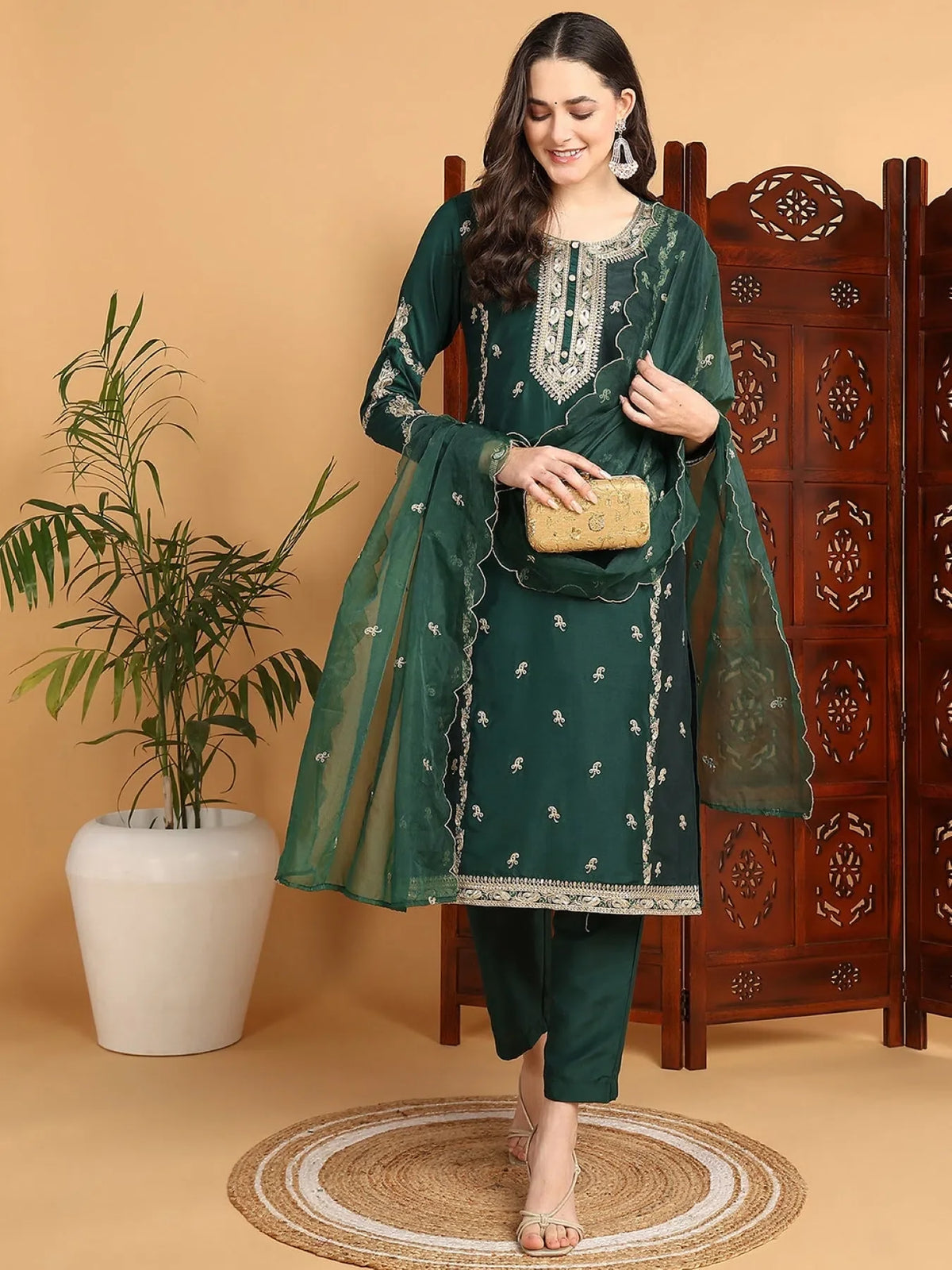 Women Green Silk Blend Embroidered Straight Kurta Pant Set With Dupatta-PKSKD2197