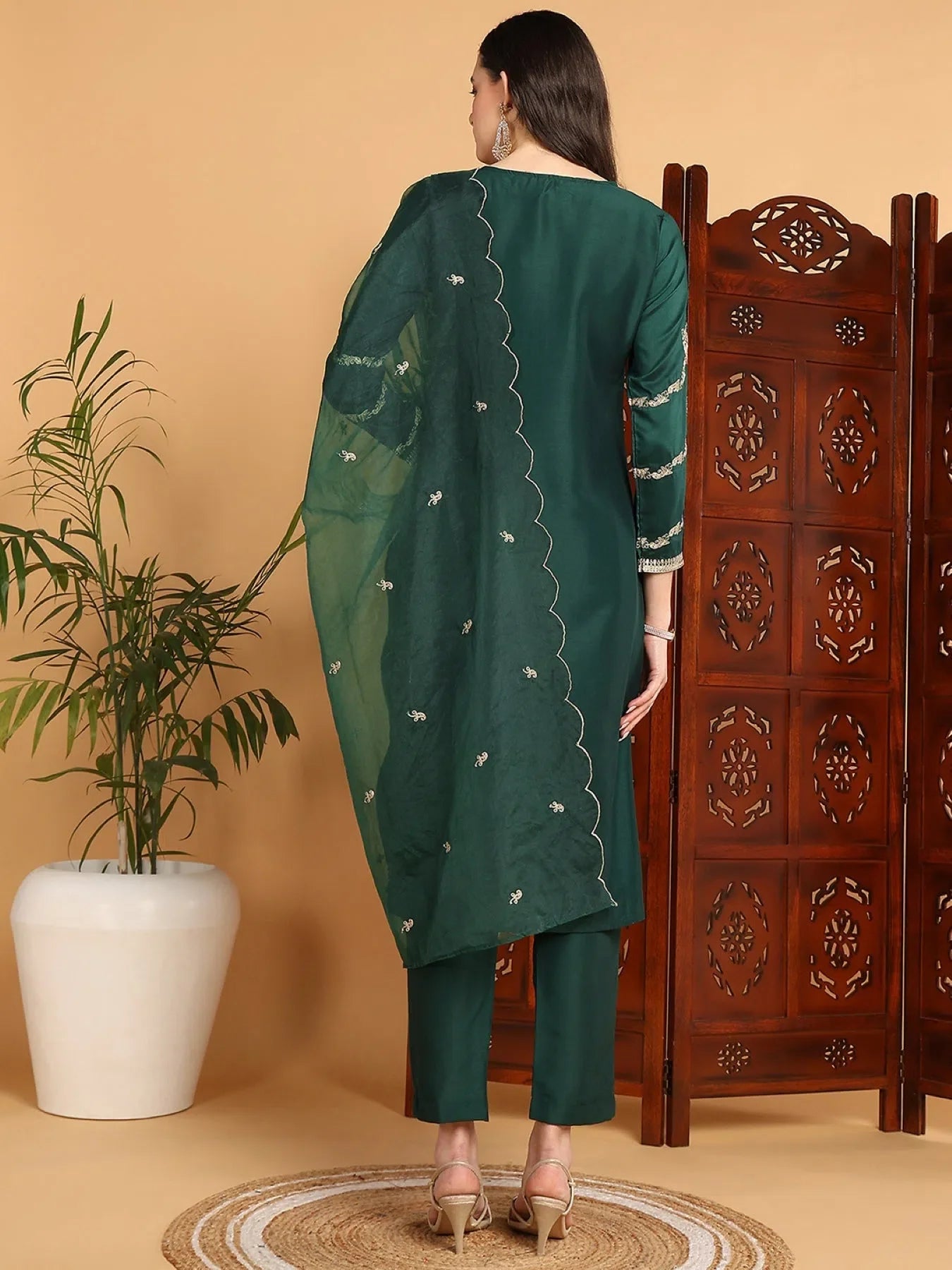 Green Embroidered Kurta Set | Women's Designer Kurta Sets