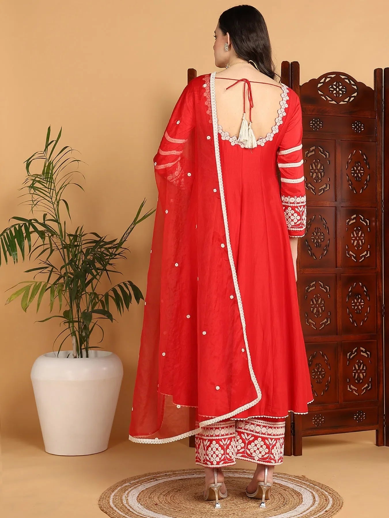 Red Silk Blend Embroidered Anarkali Kurta Set for Women