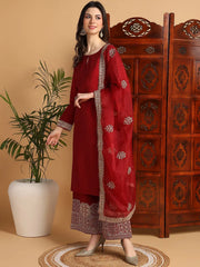 Women Maroon Silk Blend Solid Solid Straight Kurta Palazzo With Dupatta