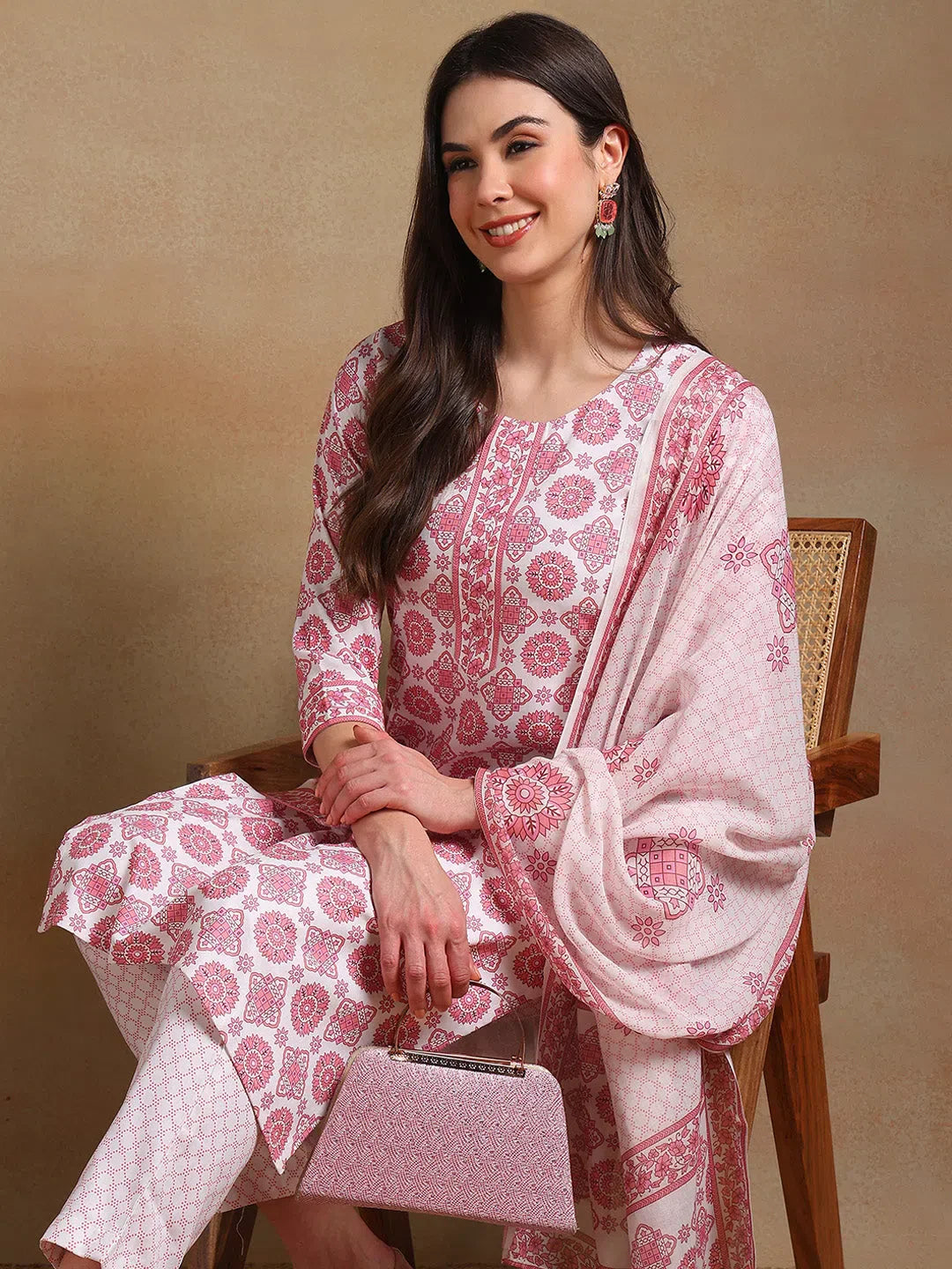 Off White Women's Kurta Set with Dupatta | Indian Kurta Sets