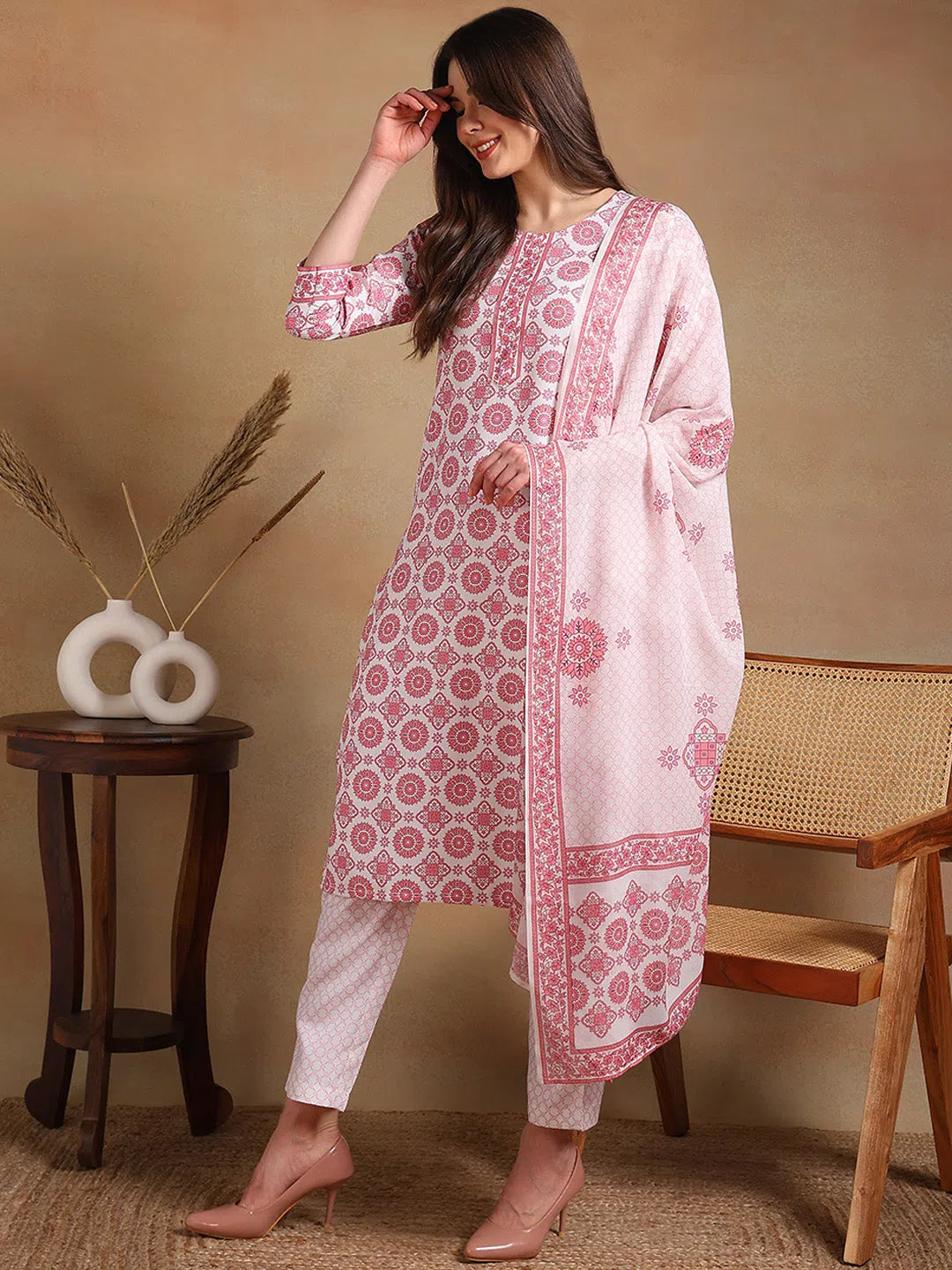 Off White Women's Kurta Set with Dupatta | Indian Kurta Sets